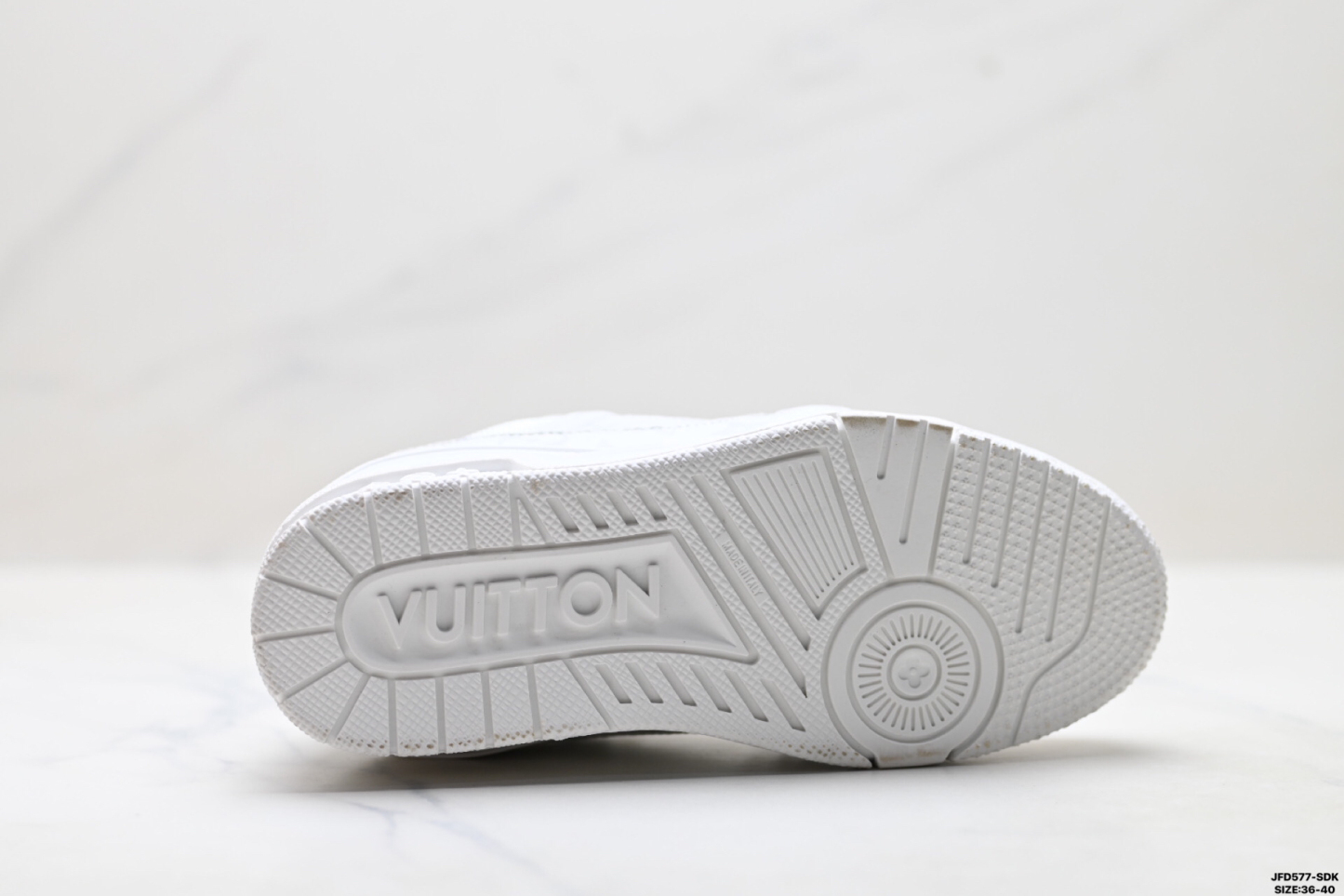 Louis Vuitton Trainer Sneaker Low スニーカー ホワイトモノグラム レザー