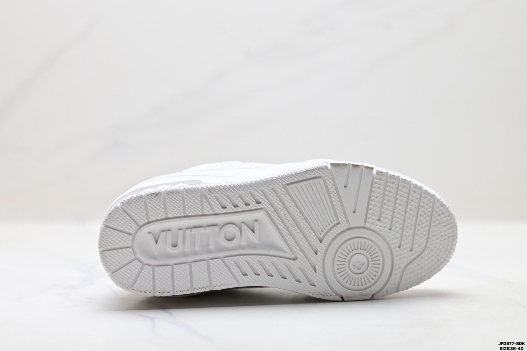 Louis Vuitton Trainer Sneaker Low スニーカー ホワイトモノグラム レザー