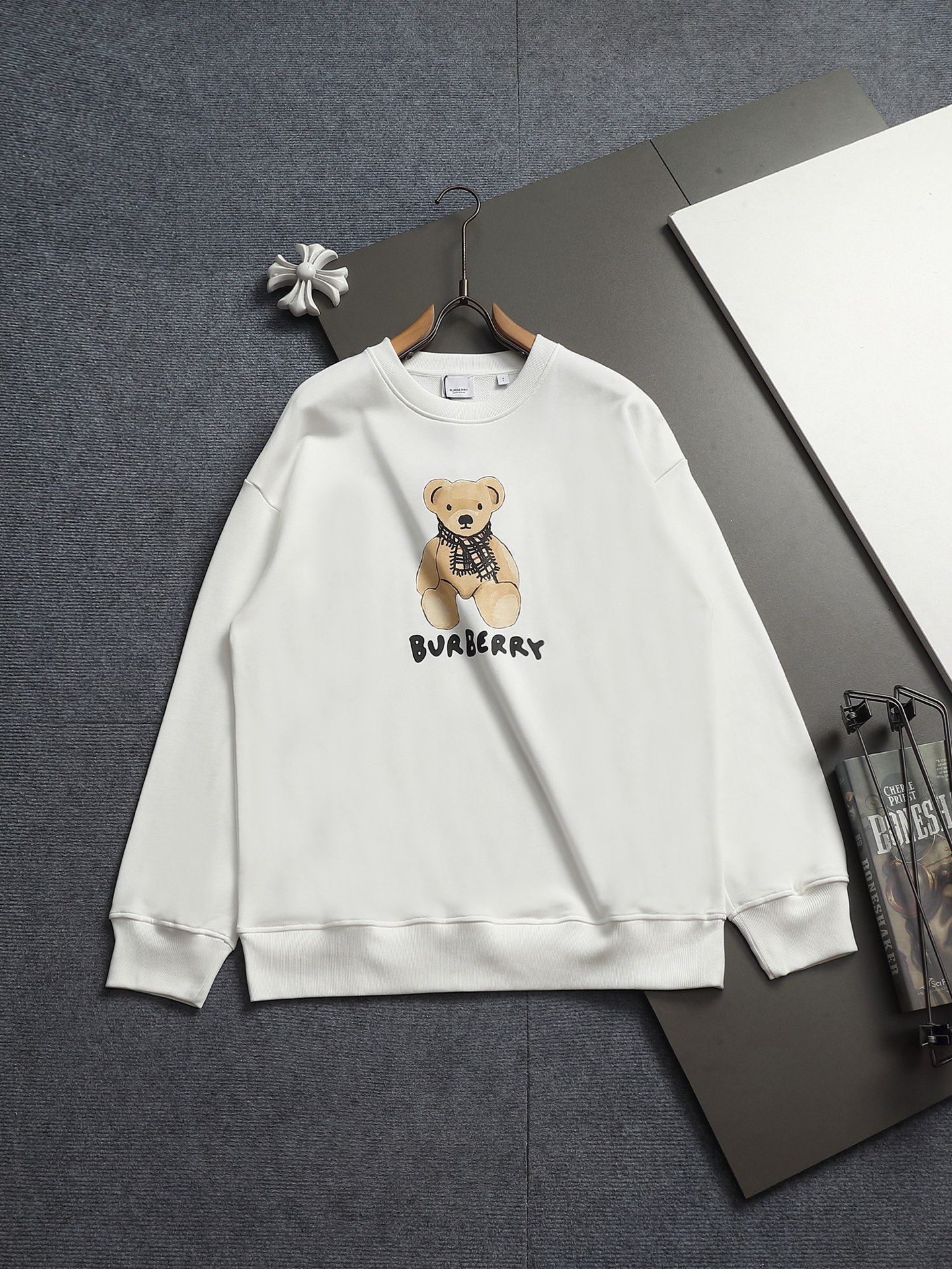 【BURBERRY】プリント長袖 T シャツ