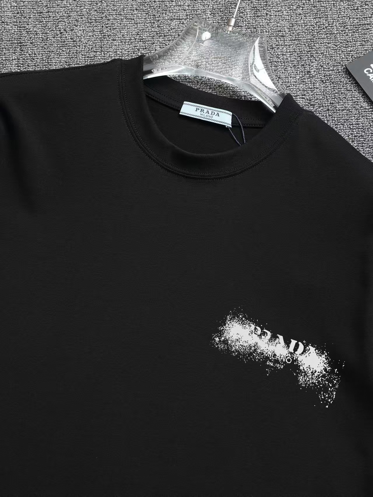 【PRADA】半袖 T シャツ