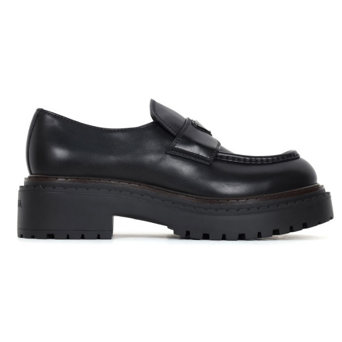 ♦PRADA♦エナメル 三角 ロゴ ローファー☆正規品☆