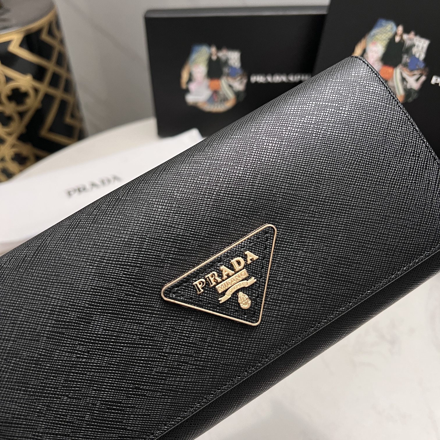 Pradaレザー コンチネンタルウォレット 財布 折財布