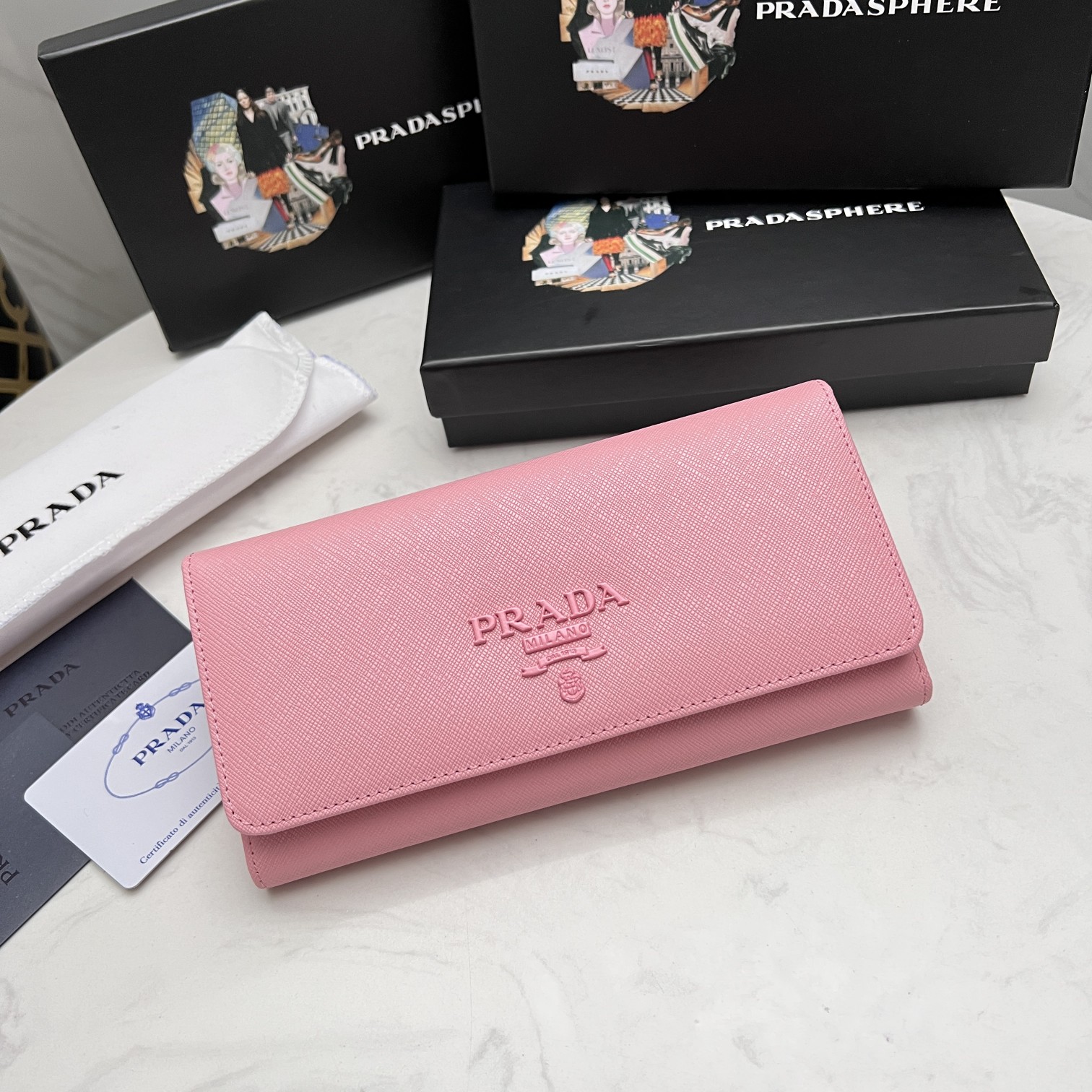 Pradaレザー コンチネンタルウォレット 財布 折財布