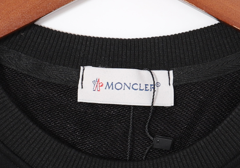 【MONCLER】刺繍長袖 T シャツ