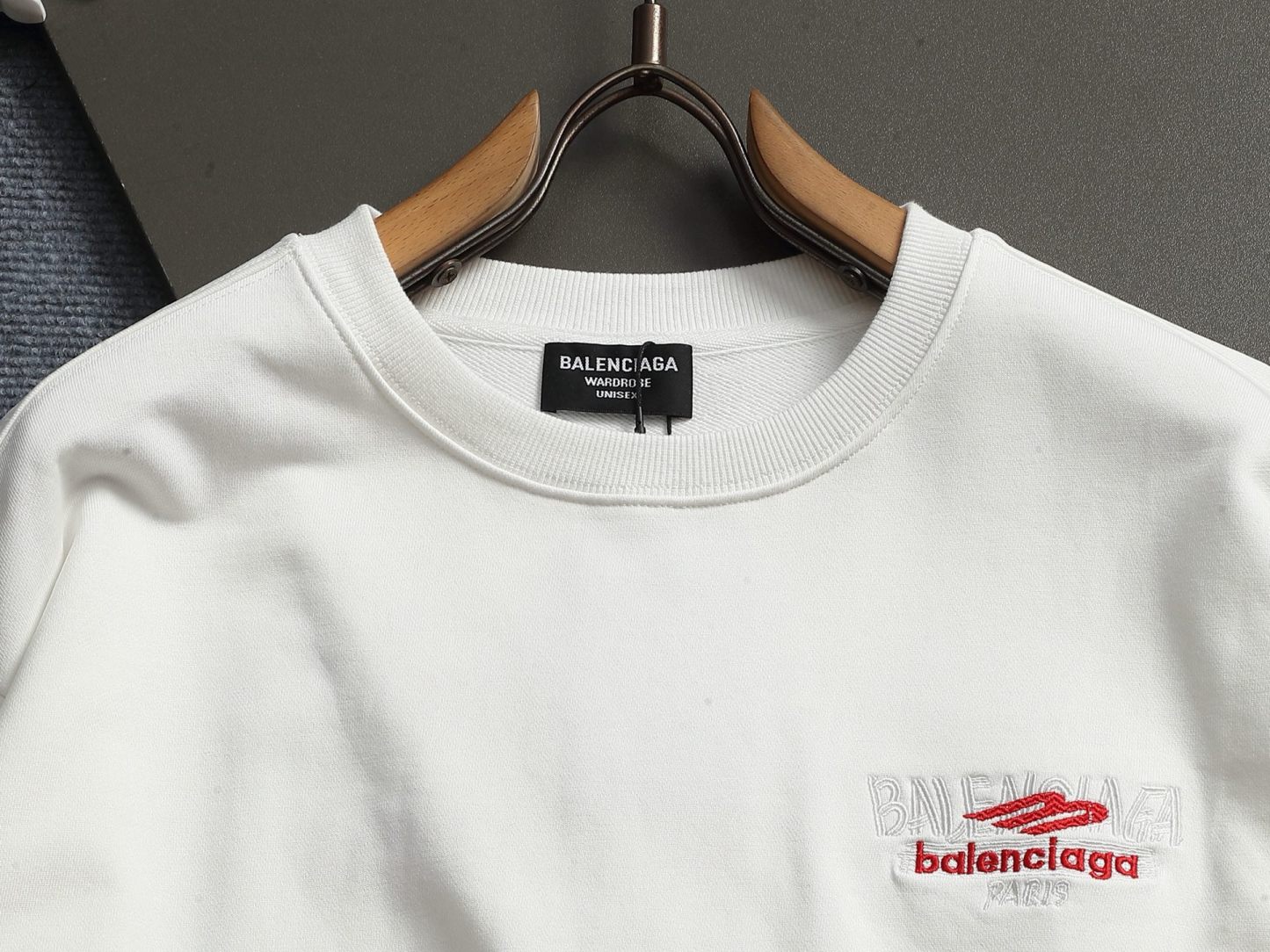 【BALENCIAGA】刺繍長袖 T シャツ