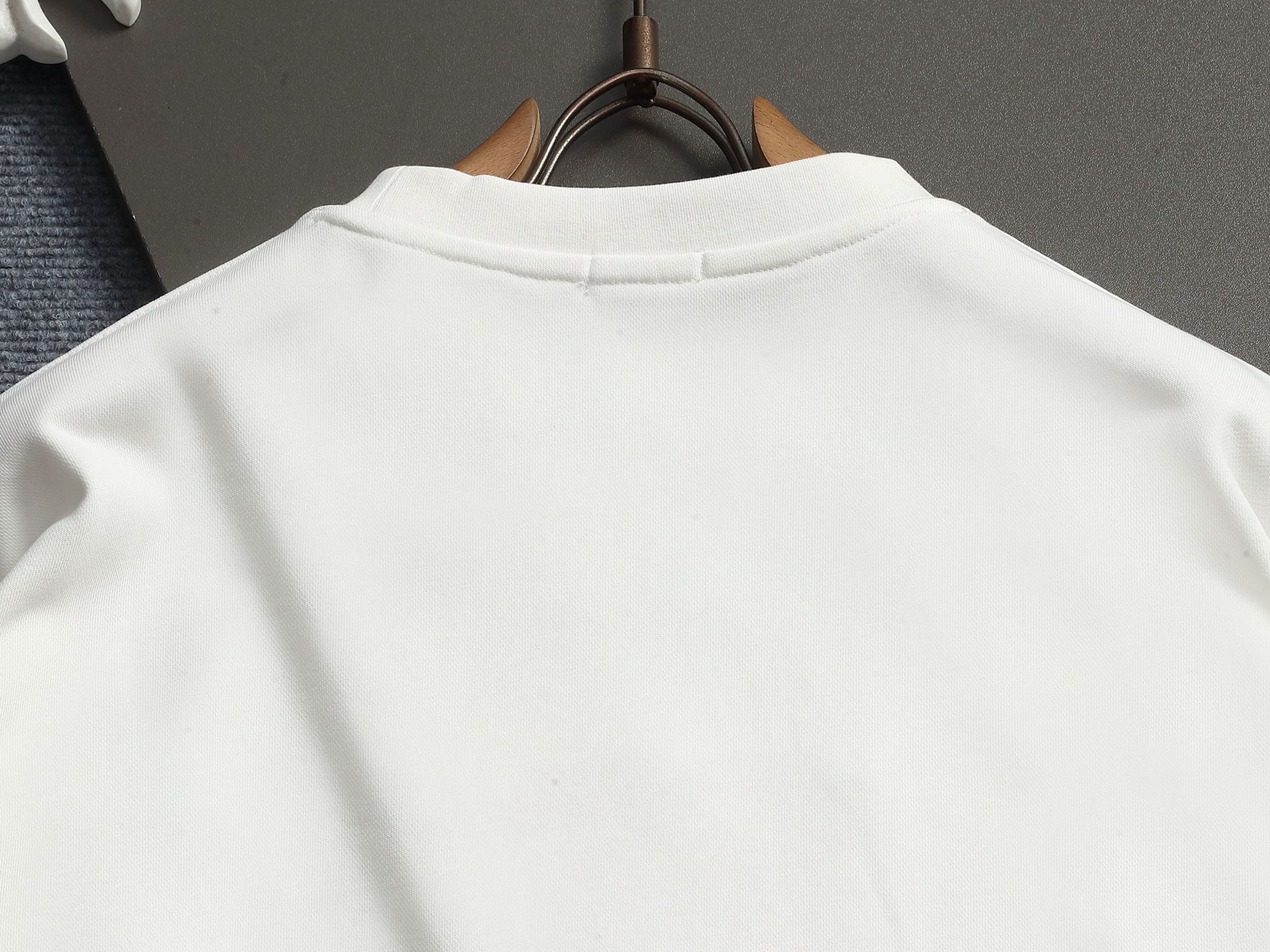 【BURBERRY】刺繍長袖 T シャツ