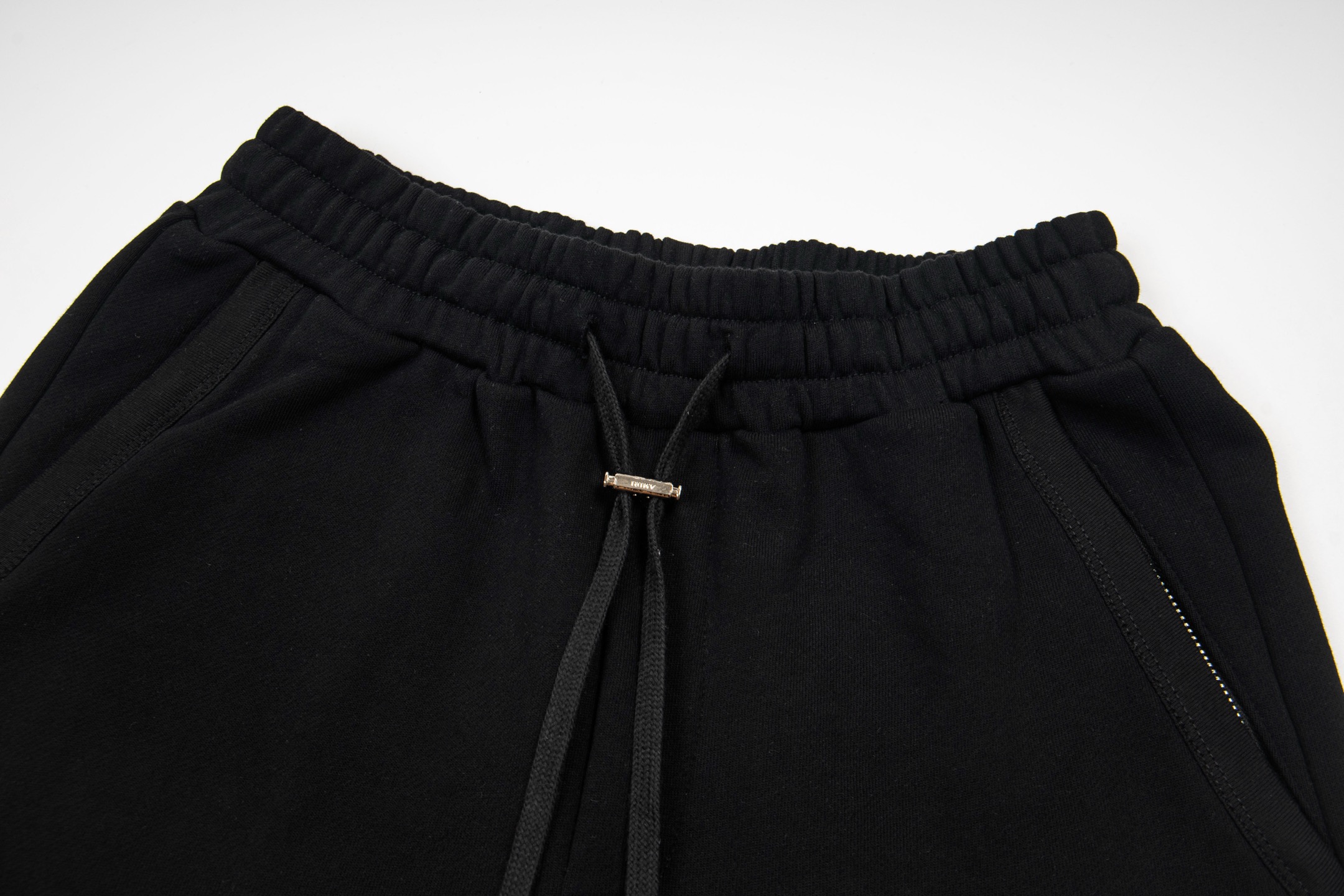 【AMIRI】ショートパンツ