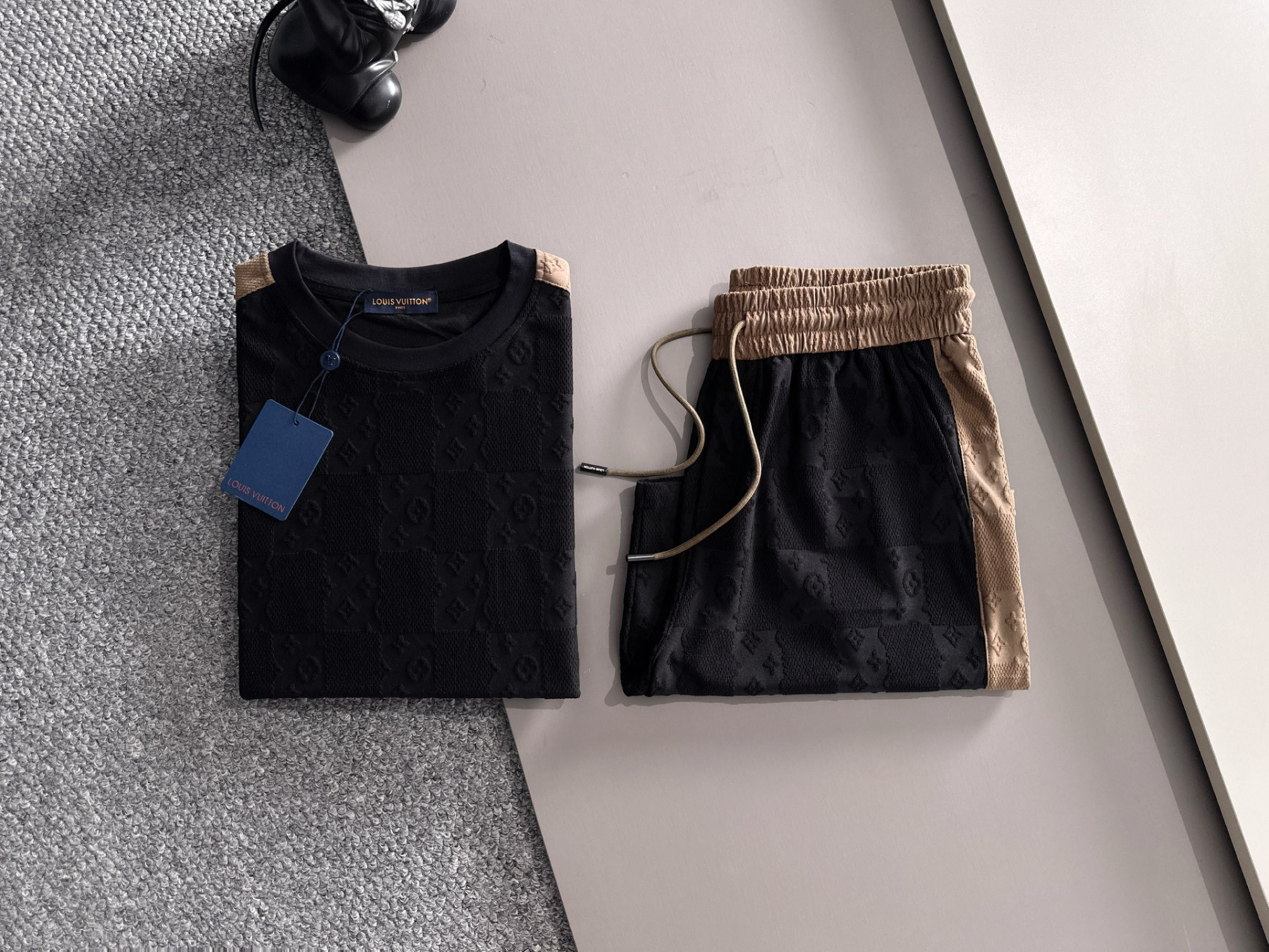 【LOUIS VUITTON】半袖T シャツショートパンツ セットアップ