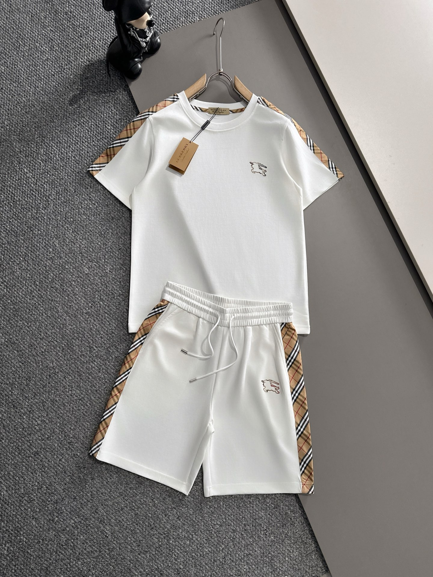 【BURBERRY】半袖T シャツショートパンツ セットアップ