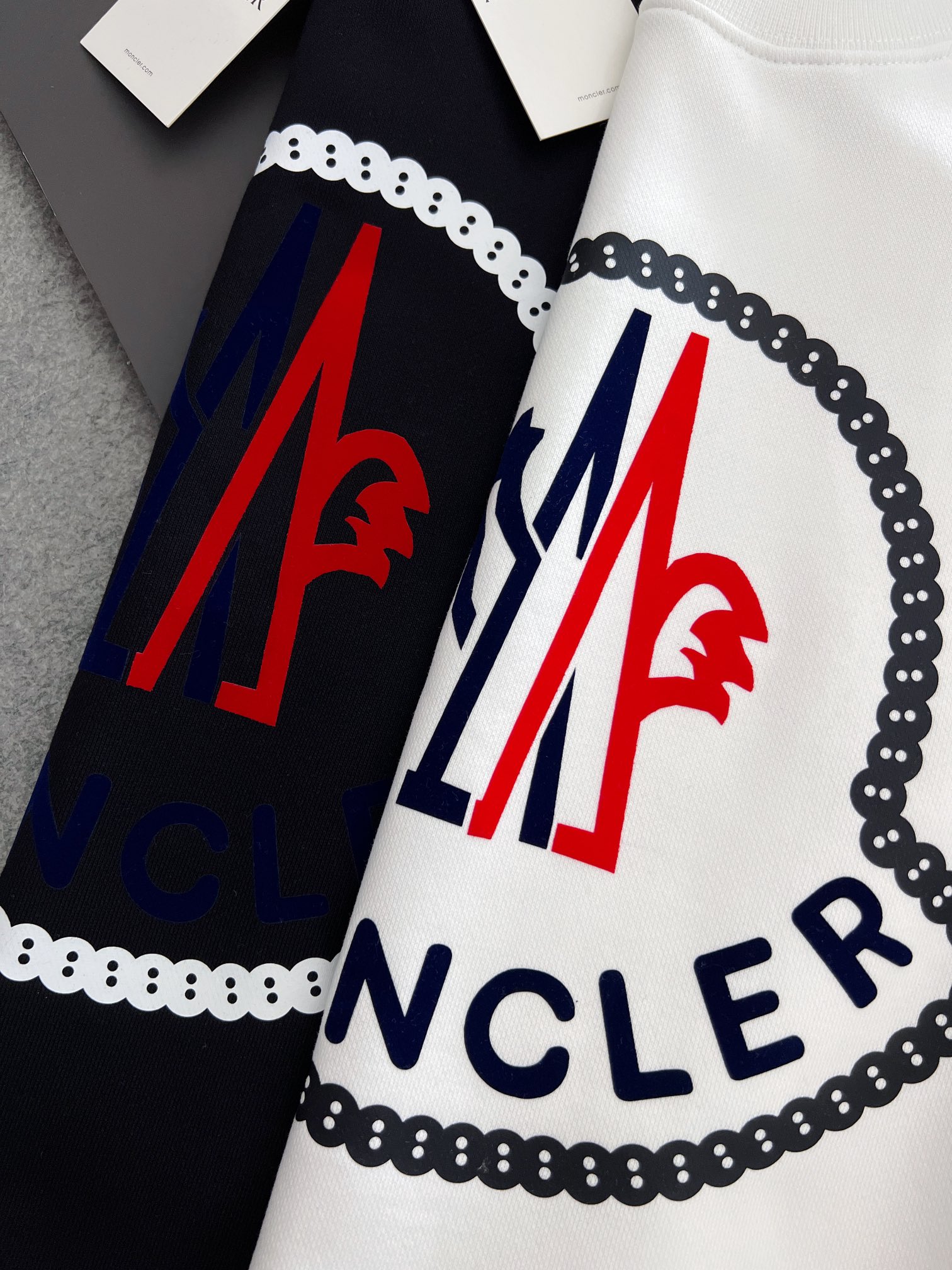 【MONCLER】長袖 T シャツ