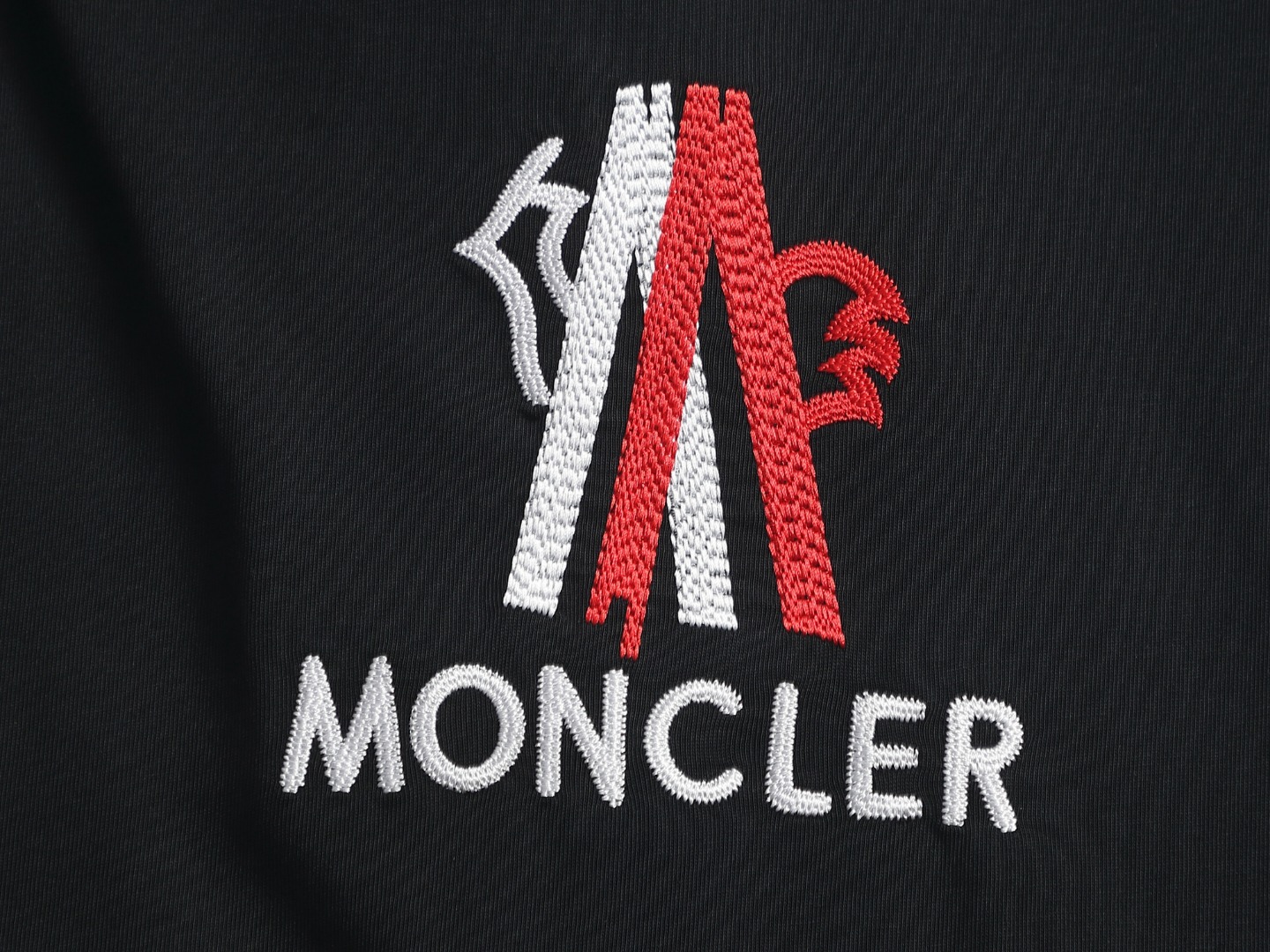 【MONCLER】刺繍半袖 T シャツ