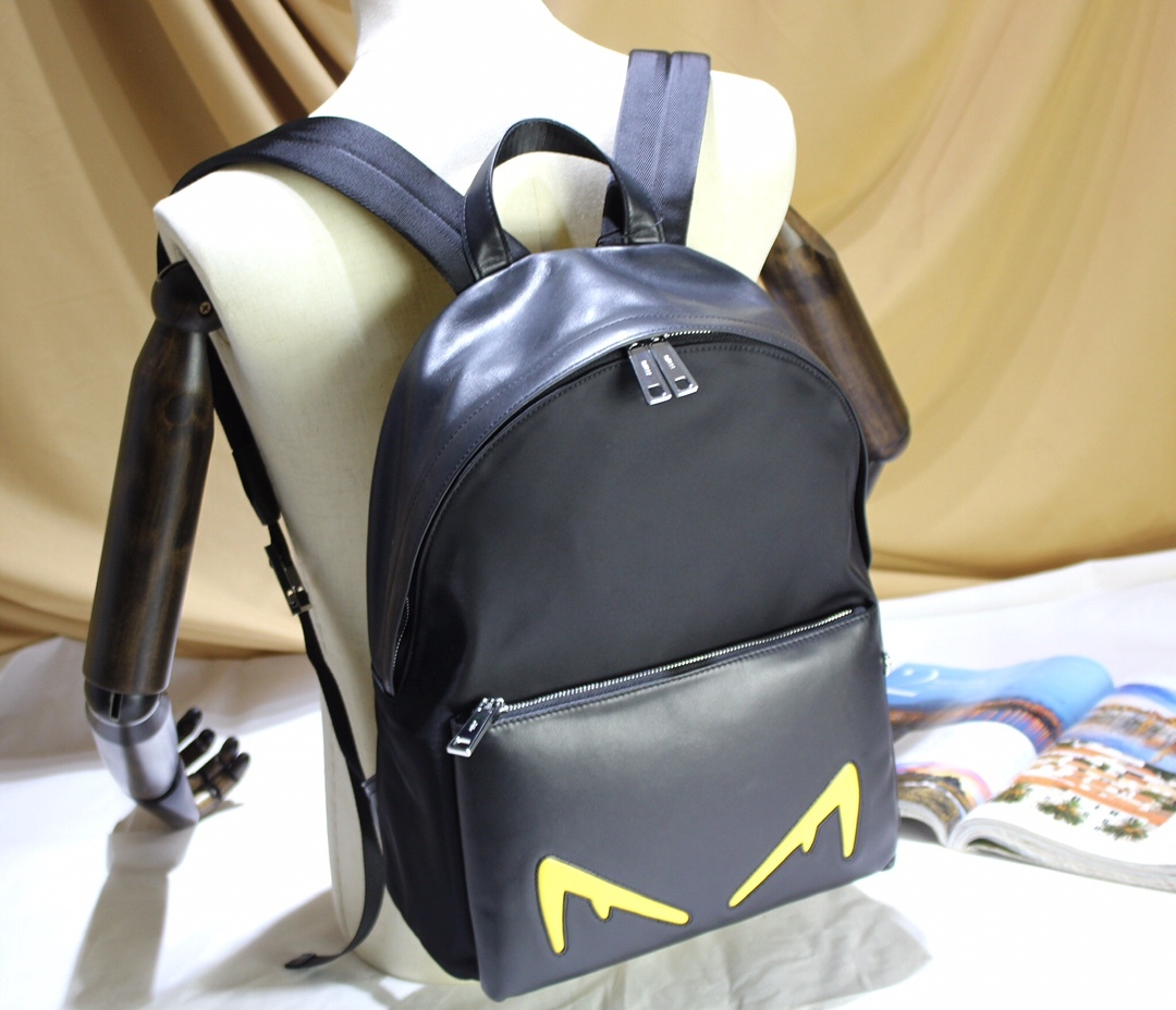 【FENDI 公式 旗艦店】フェンディ リュックサック 当日出荷 好評に付き再入荷！33*40*15CM