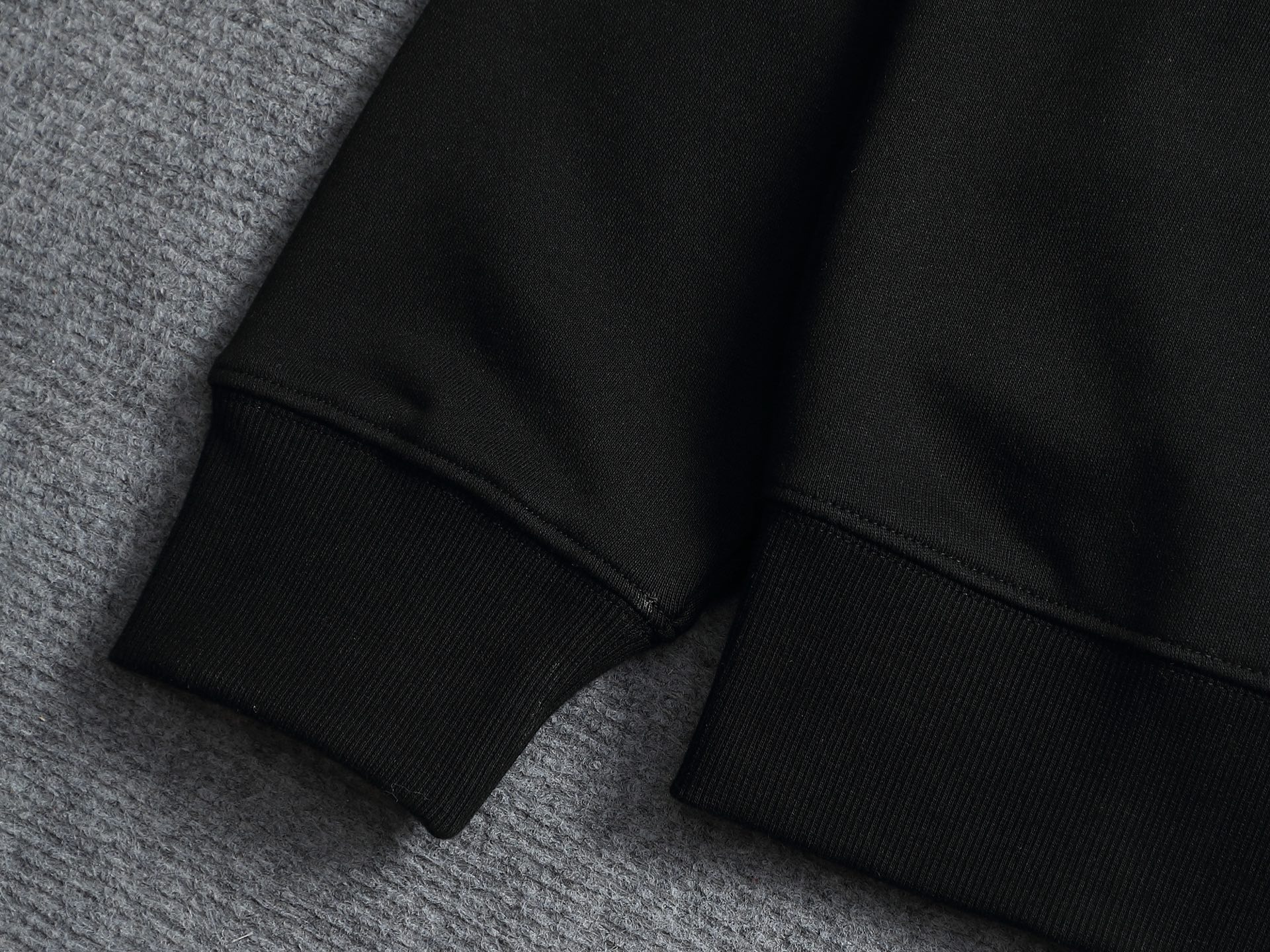 【LOUIS VUITTON】刺繍長袖 T シャツ