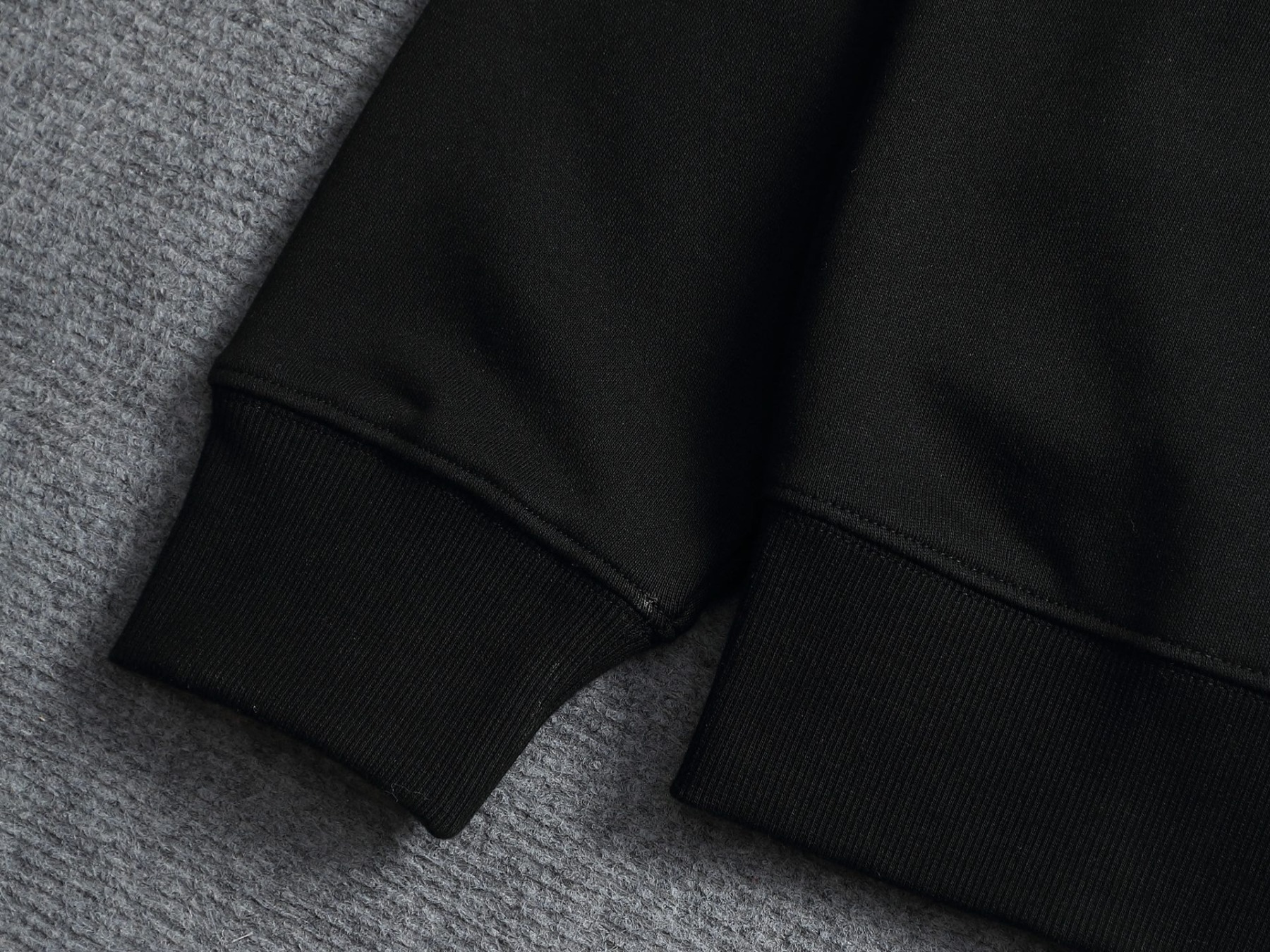 【LOUIS VUITTON】刺繍長袖 T シャツ