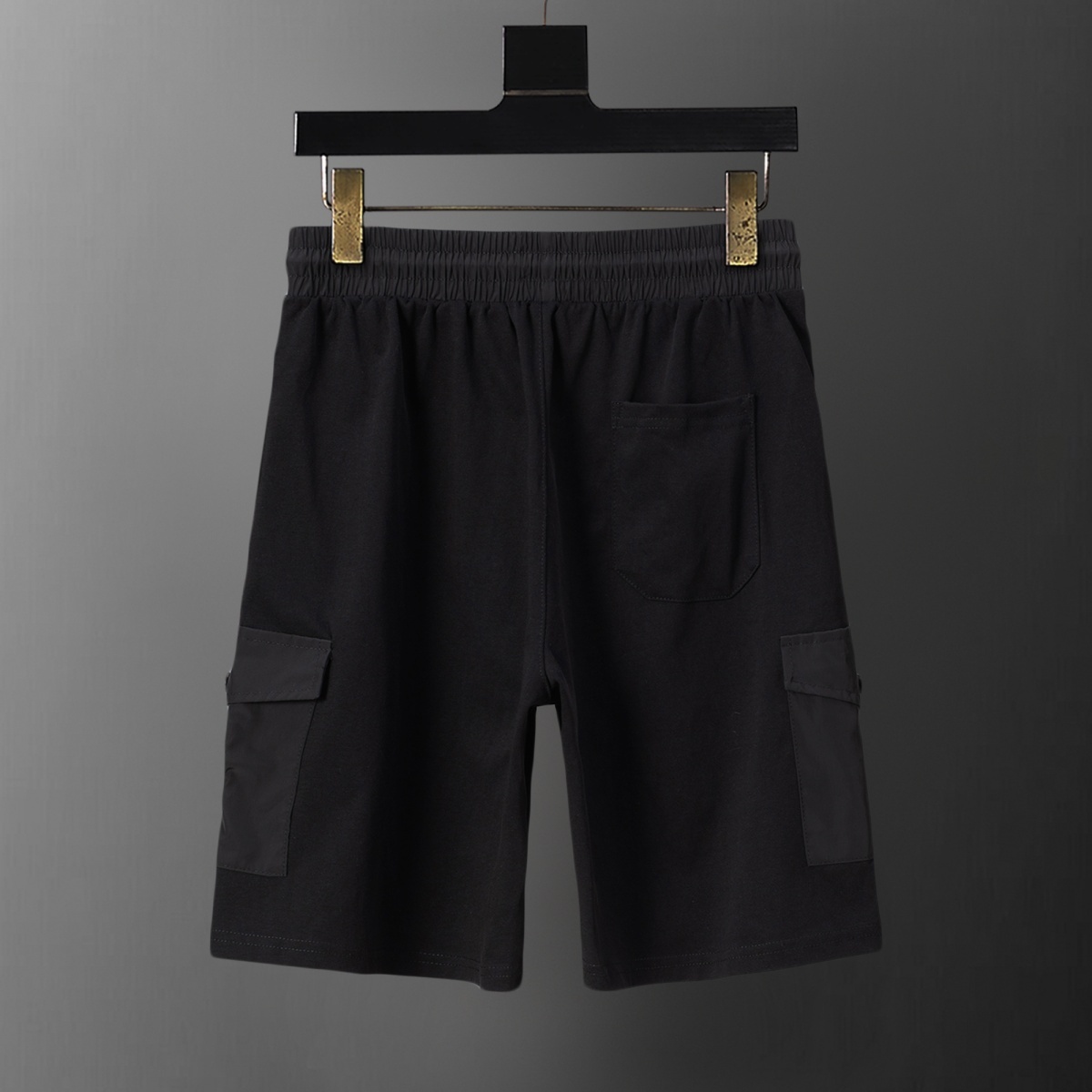 【MONCLER】ショートパンツ