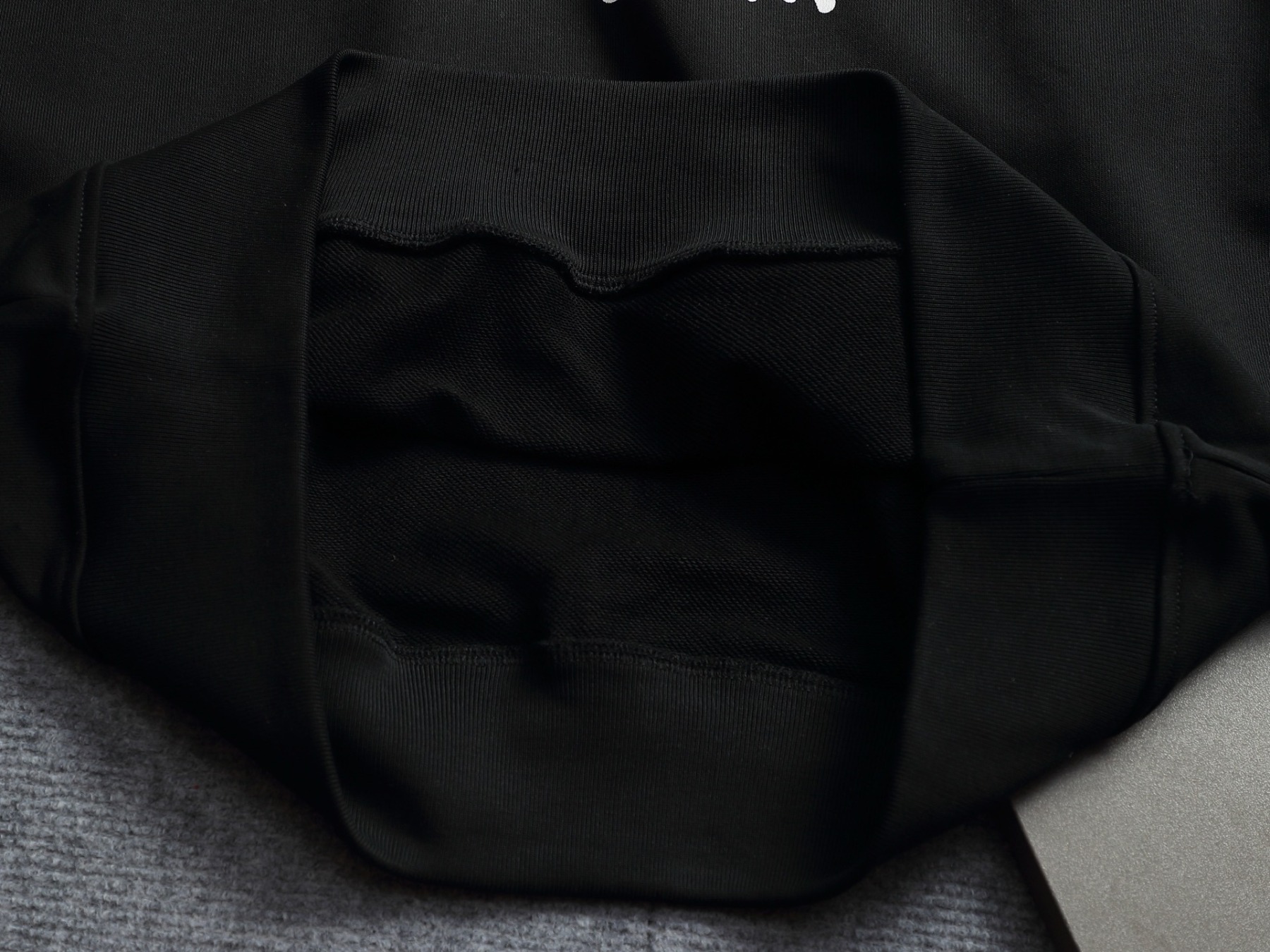 【BURBERRY】プリント長袖 T シャツ