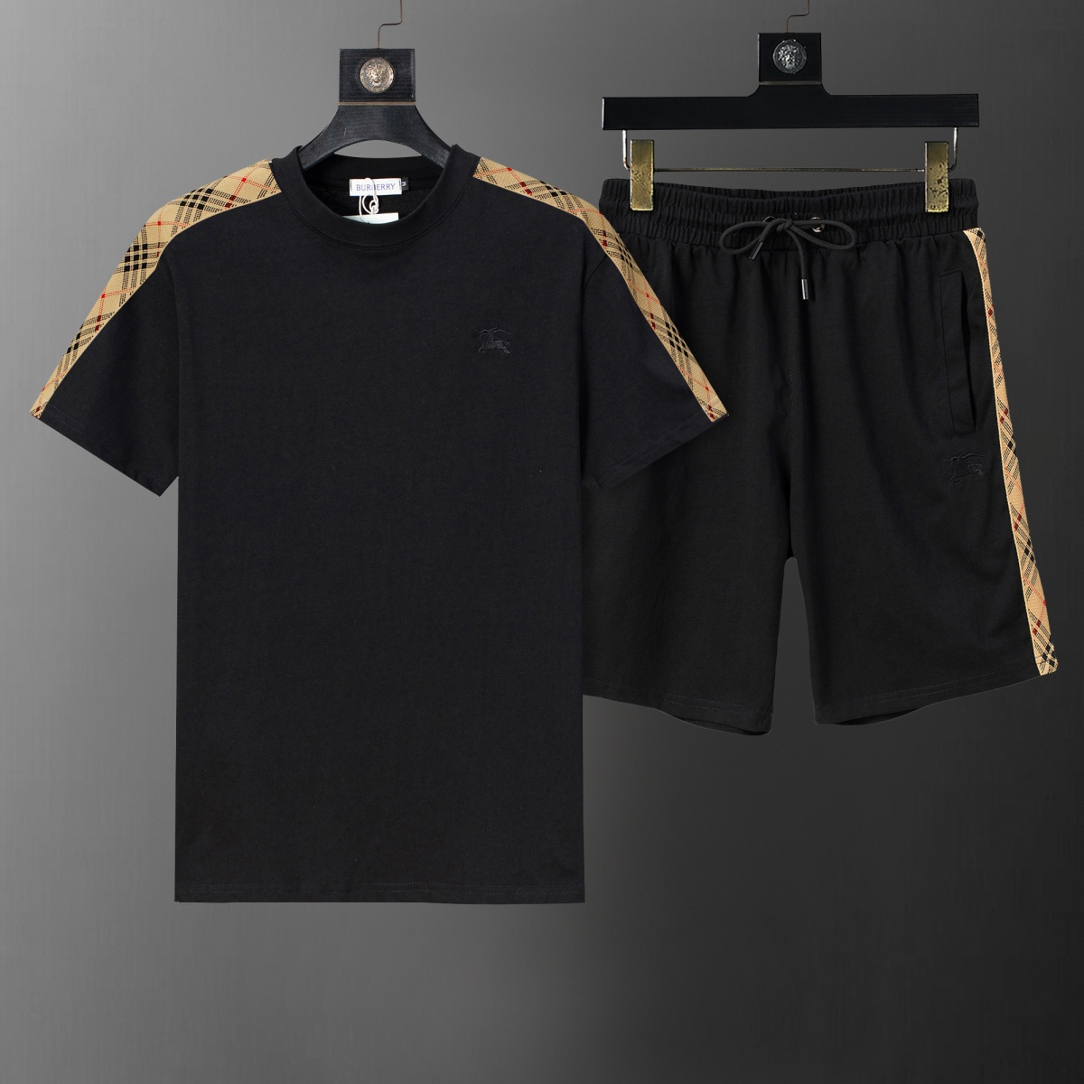 【BURBERRY】半袖T シャツショートパンツ セットアップ