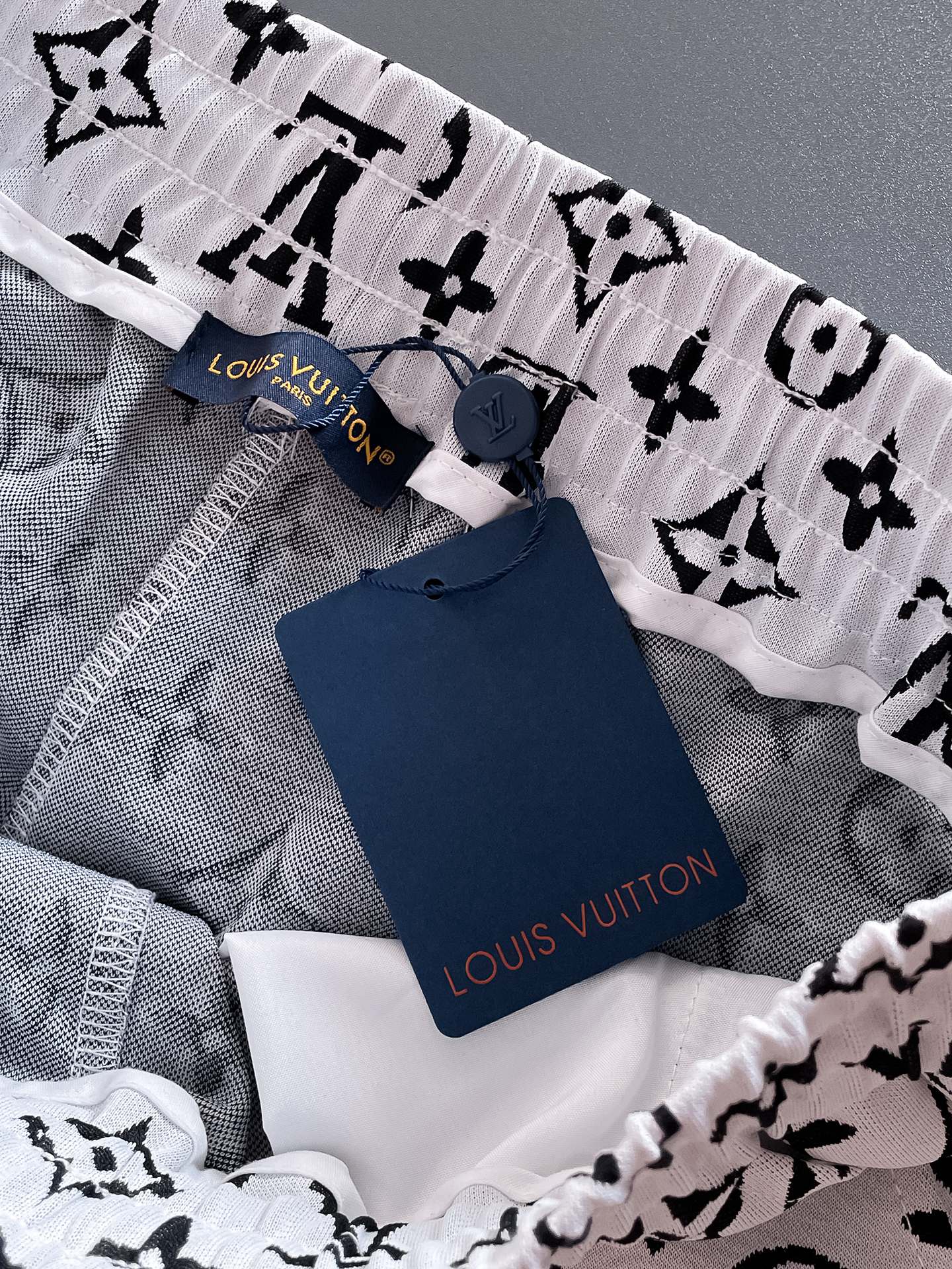 【LOUIS VUITTON】ショートパンツ