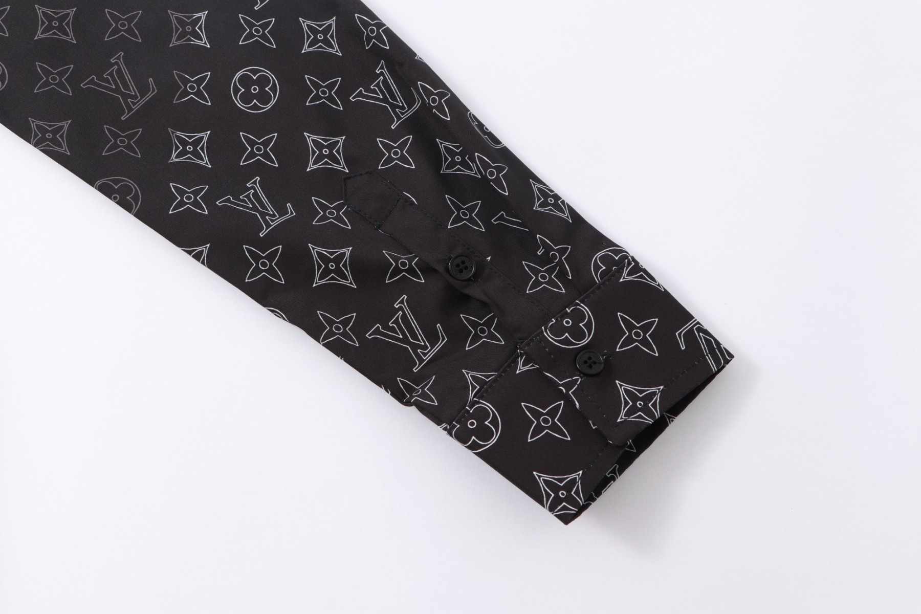 【LOUIS VUITTON】長袖シャツ