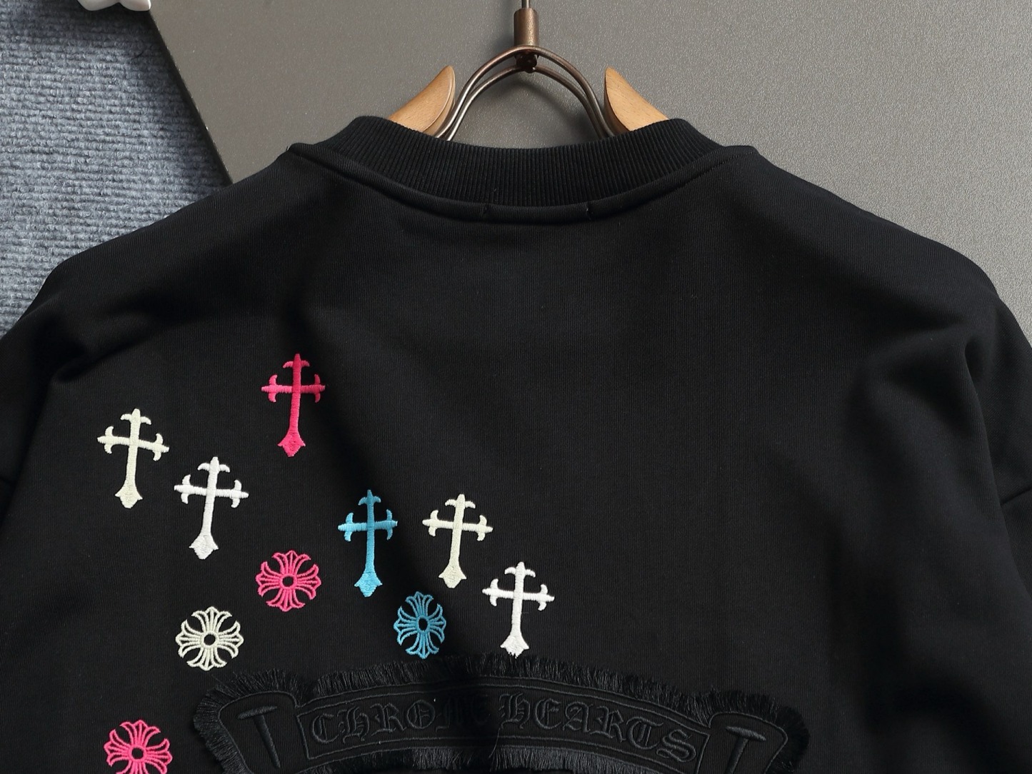 【CHROME HEARTS】刺繍長袖 T シャツ