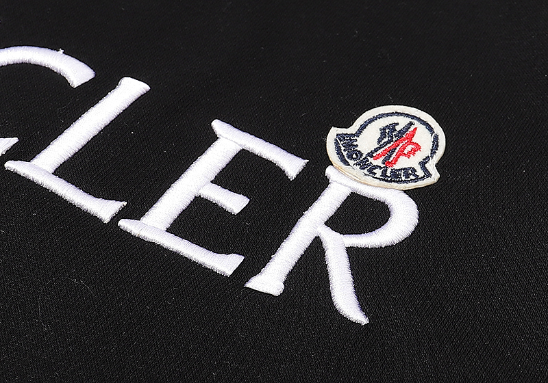 【MONCLER】刺繍長袖 T シャツ