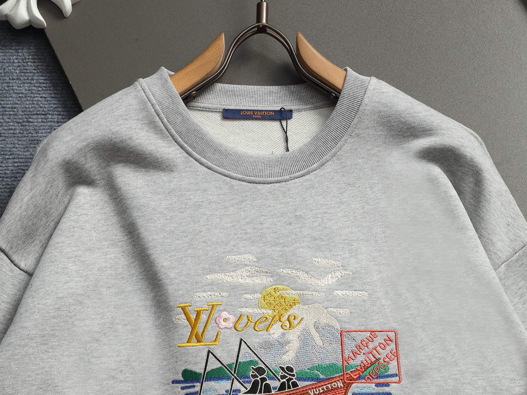 【LOUIS VUITTON】刺繍長袖 T シャツ