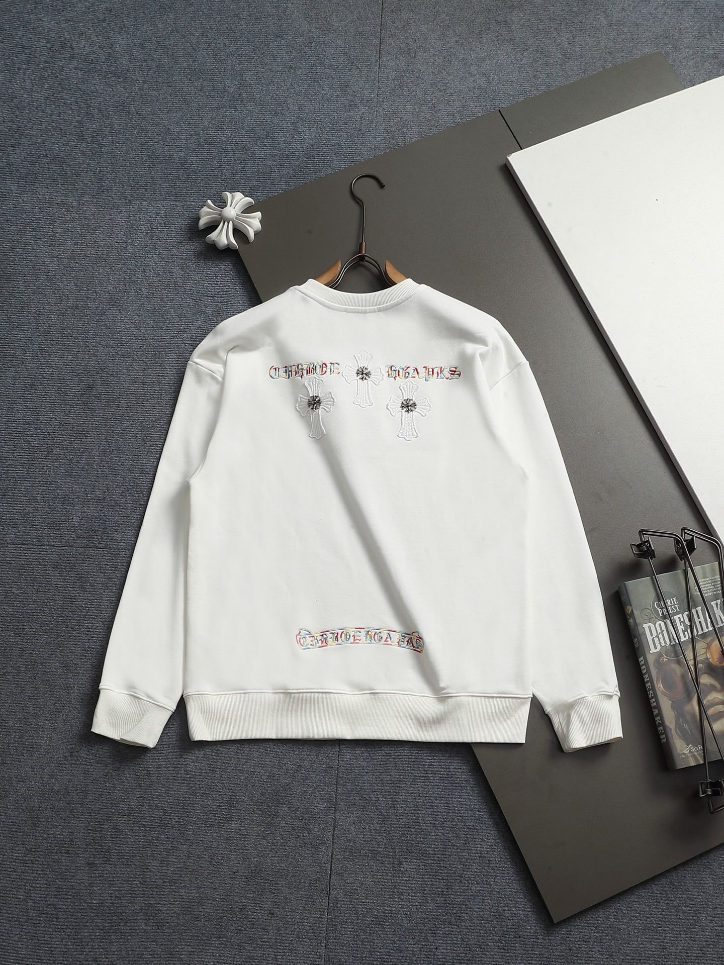 【CHROME HEARTS】刺繍長袖 T シャツ
