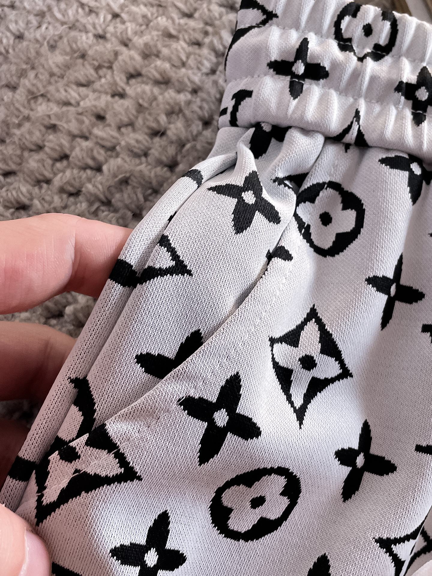 【LOUIS VUITTON】ショートパンツ