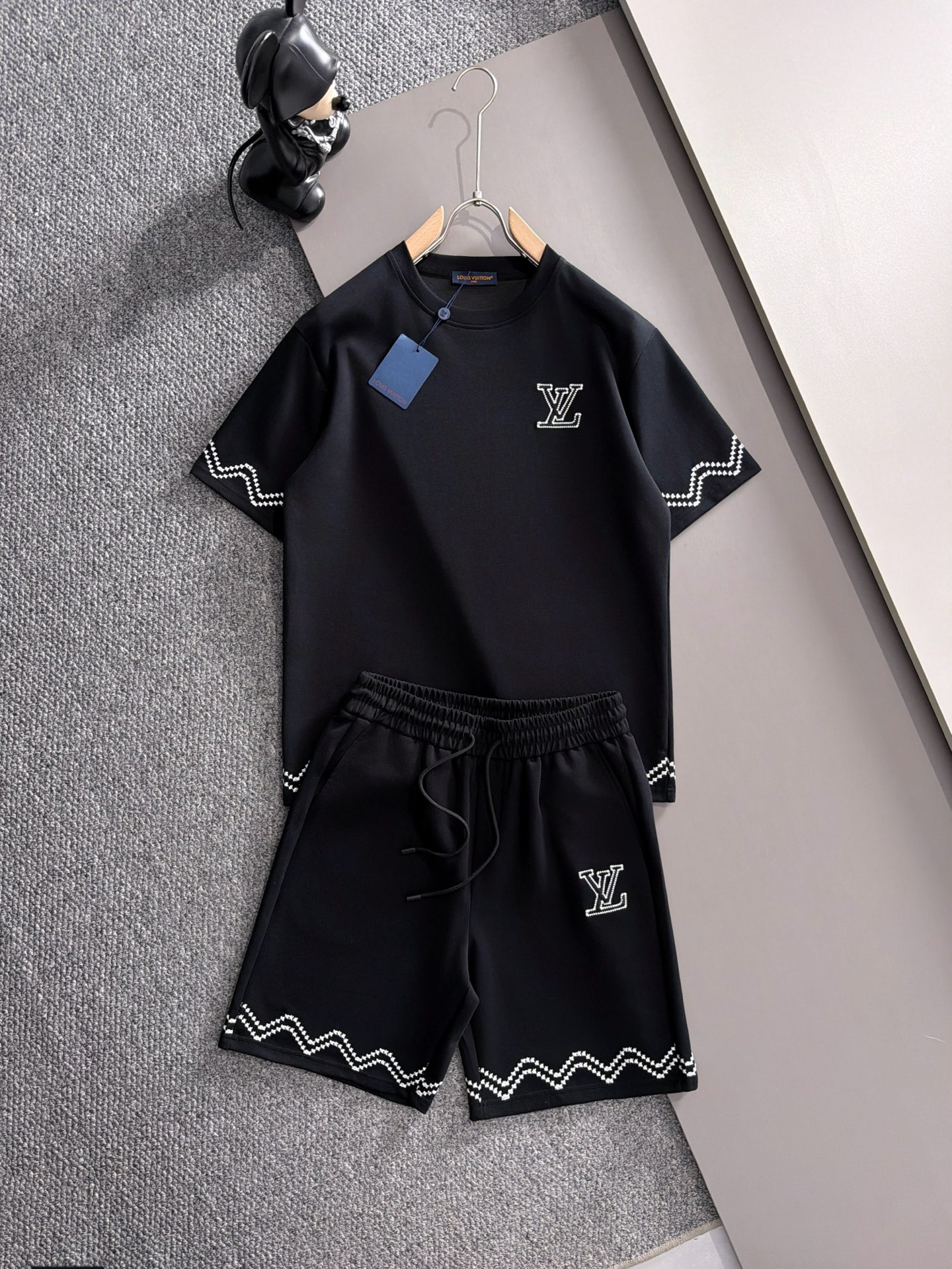 【LOUIS VUITTON】半袖T シャツショートパンツ セットアップ