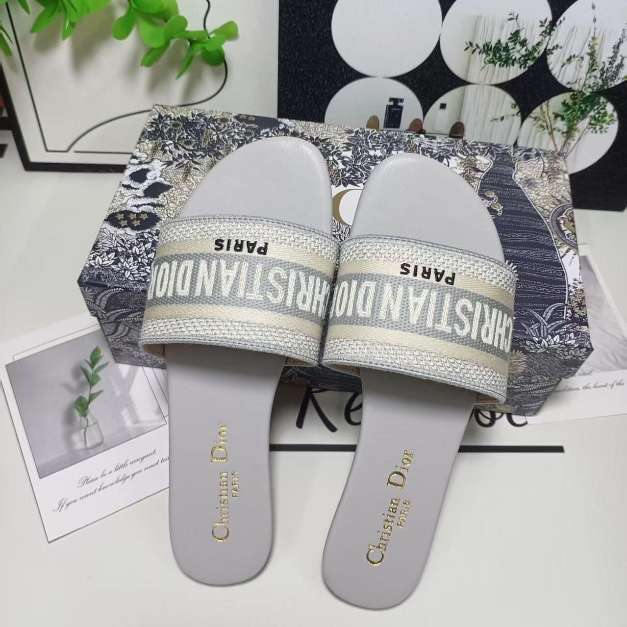 DIOR 人気サンダル