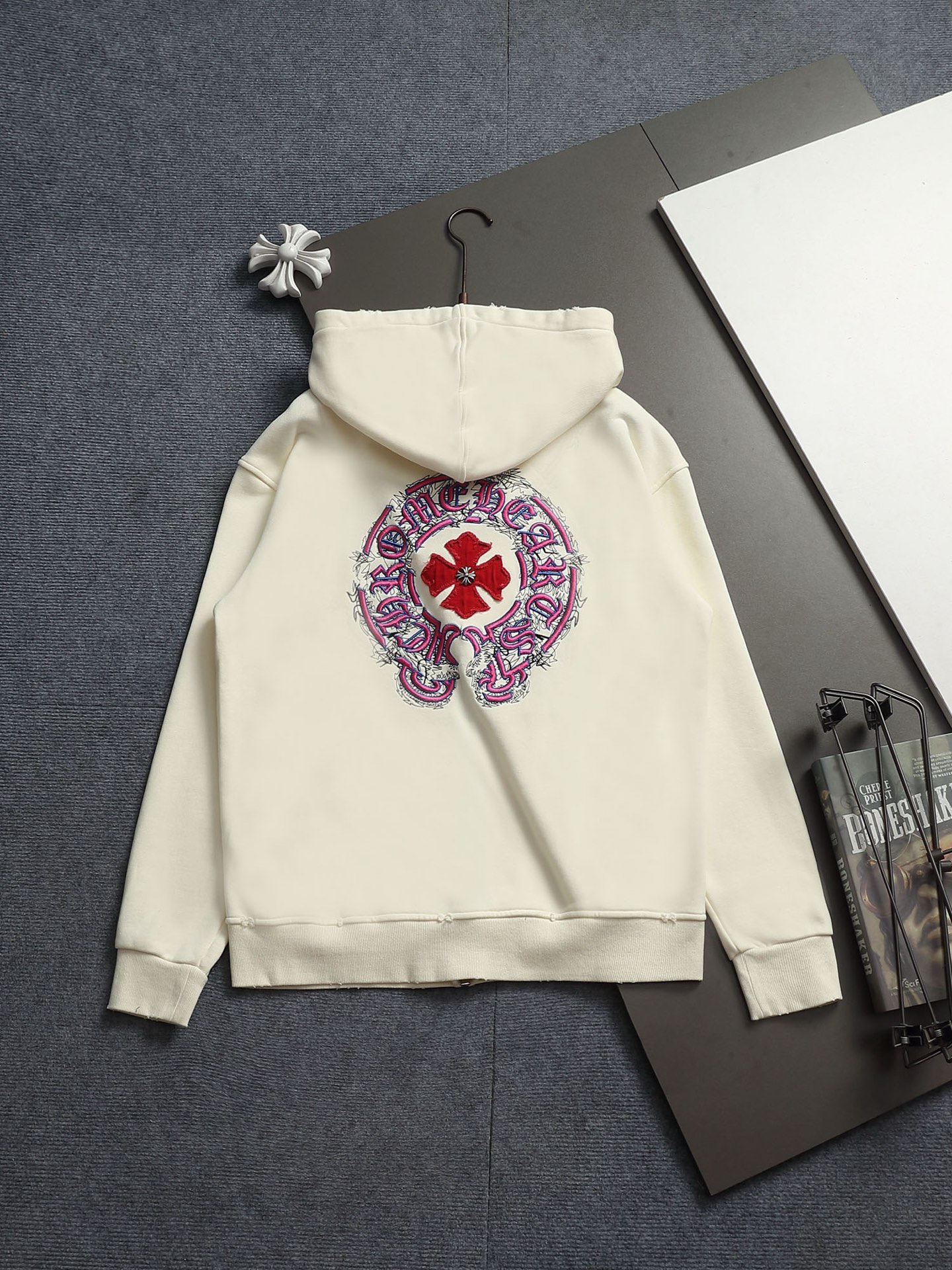 【CHROME HEARTS】クロムハーツ パーカー