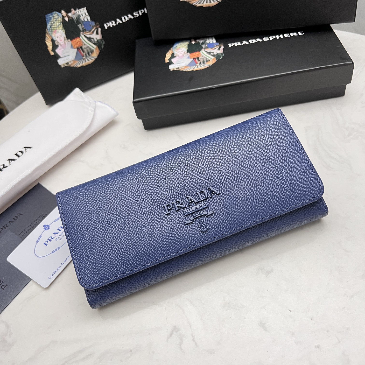 Pradaレザー コンチネンタルウォレット 財布 折財布