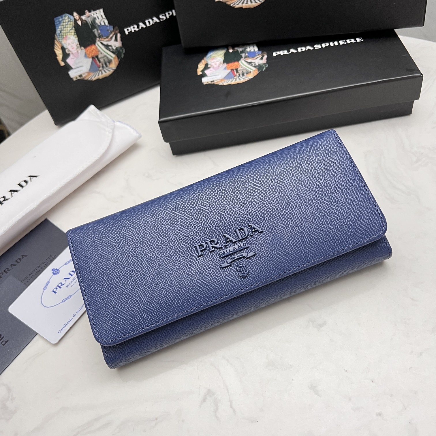 Pradaレザー コンチネンタルウォレット 財布 折財布