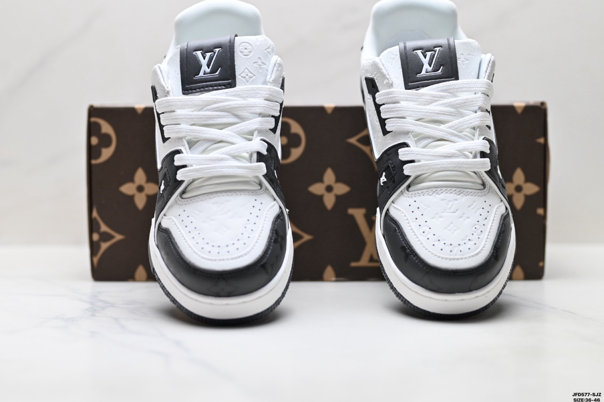 Louis Vuitton Trainer Sneaker Low スニーカー