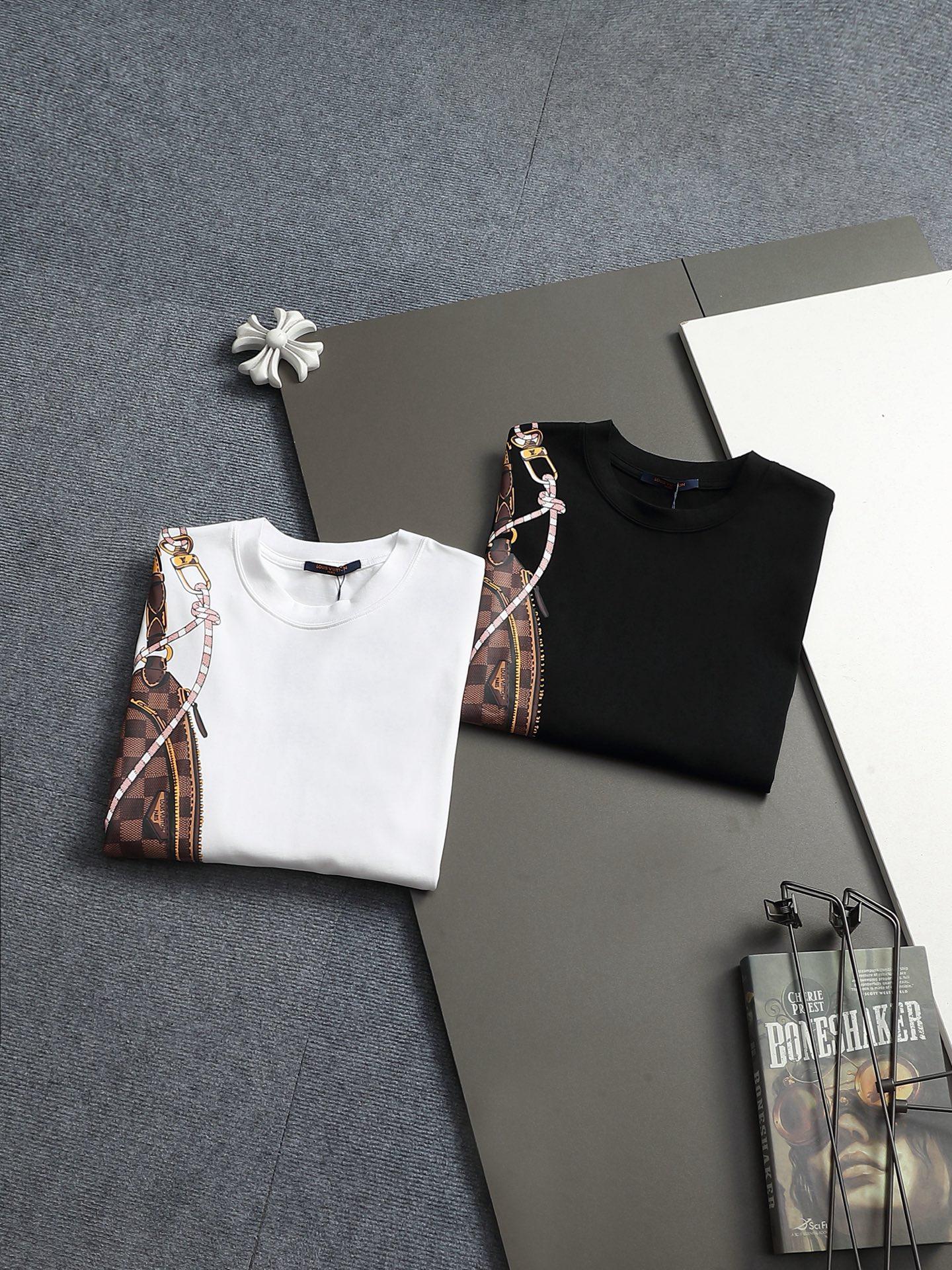 【LOUIS VUITTON】プリント長袖 T シャツ