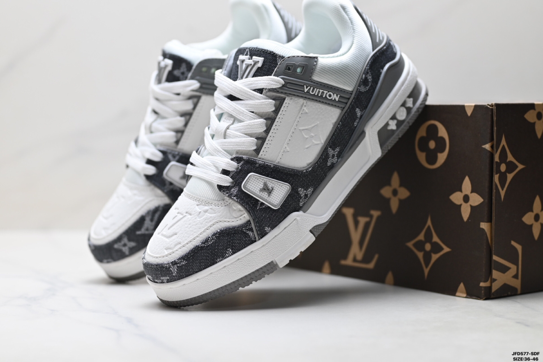 Louis Vuitton Trainer Sneaker Low スニーカー