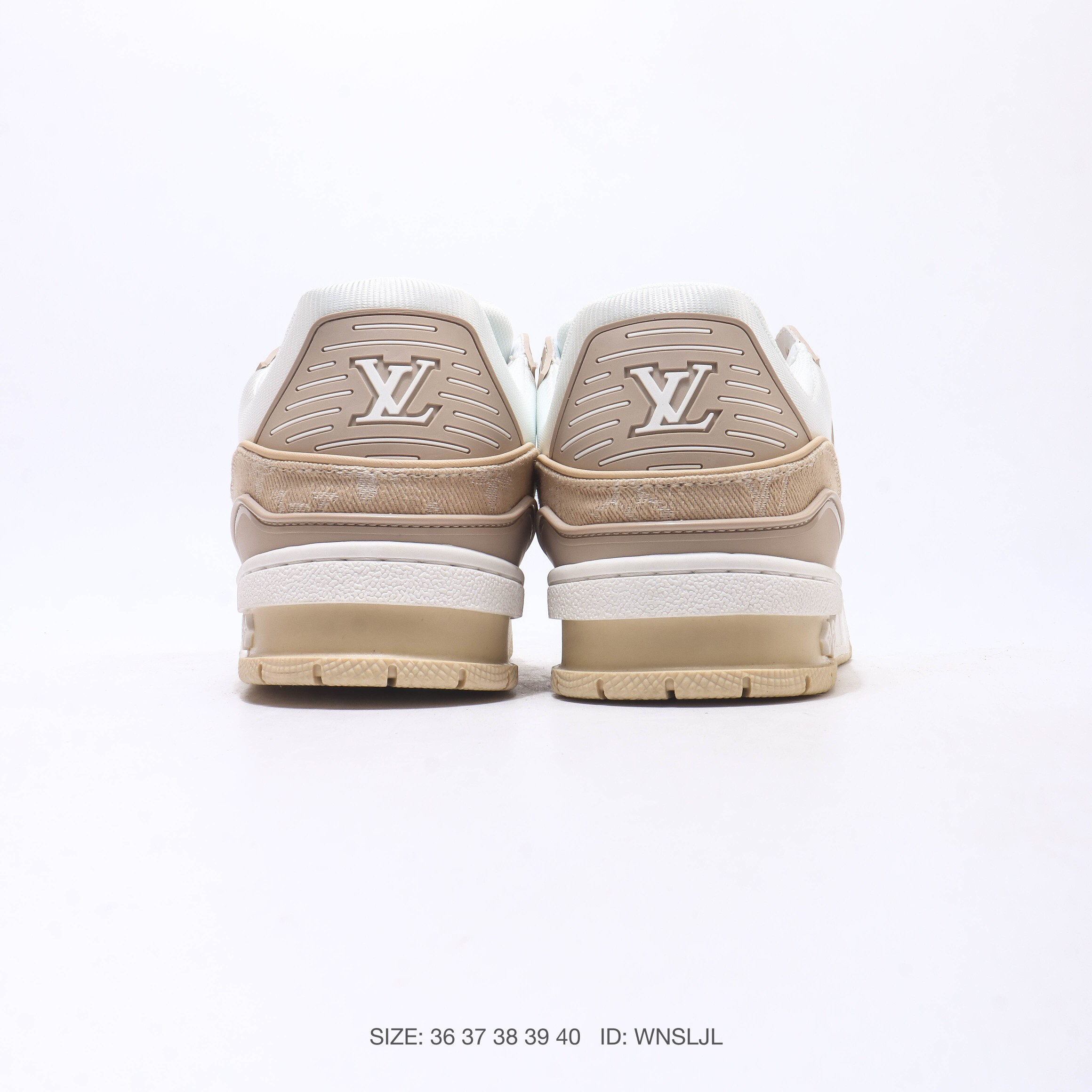 LOUIS VUITTON LV Trainer モノグラムデニム ベージュ × ホワイト