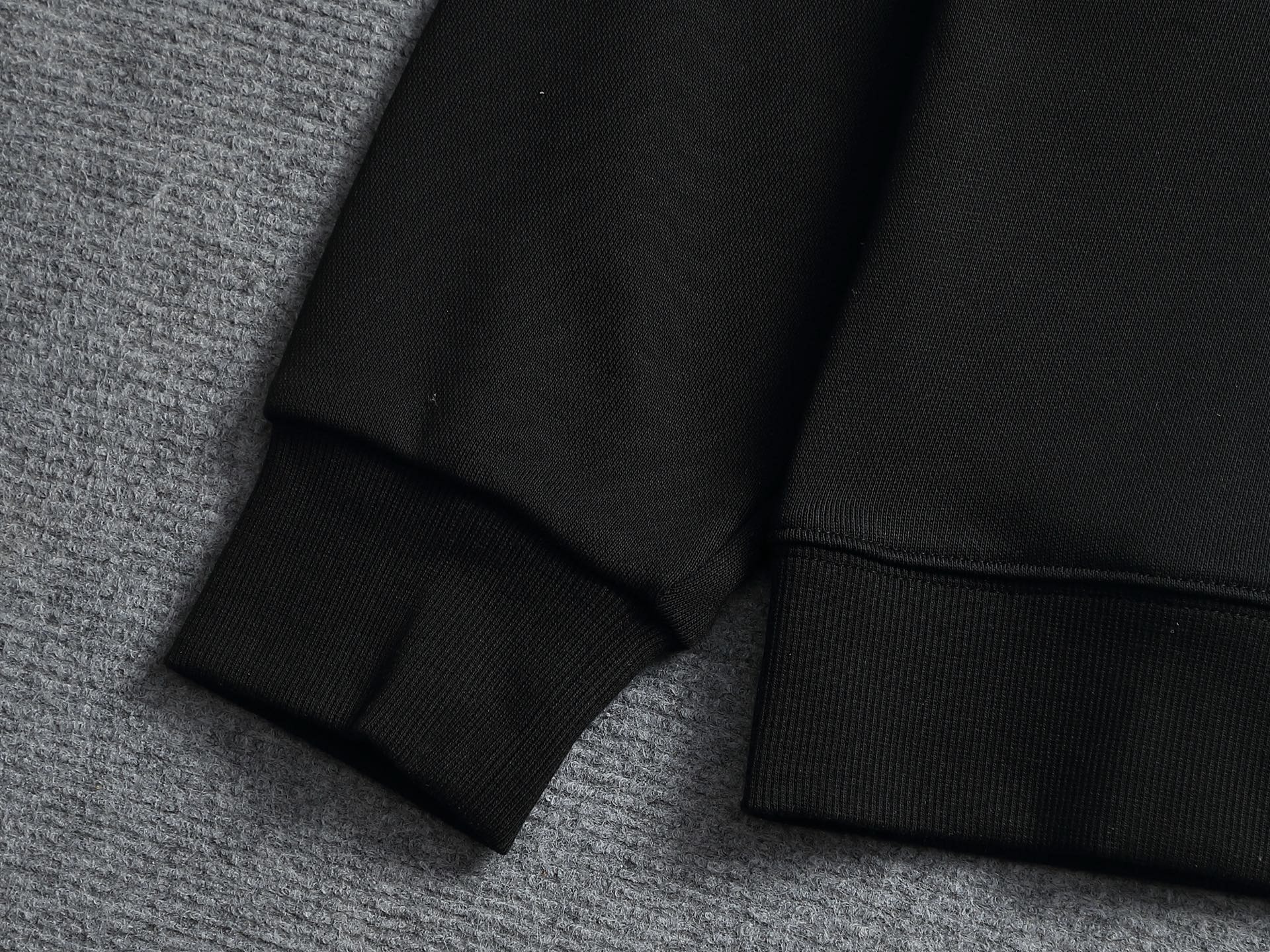 【LOUIS VUITTON】刺繍長袖 T シャツ