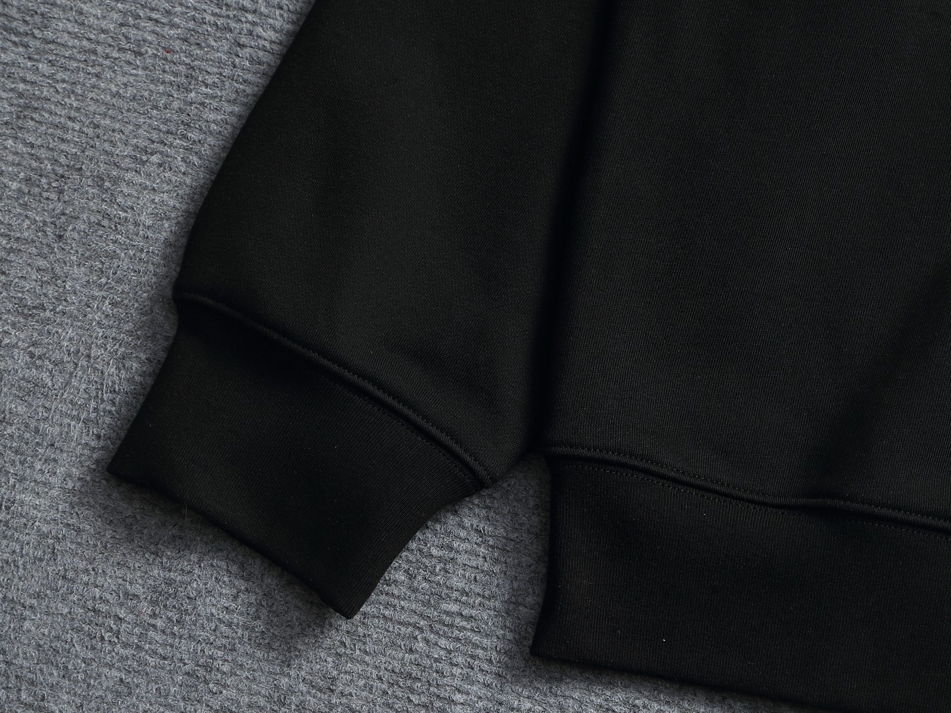 【BURBERRY】刺繍長袖 T シャツ