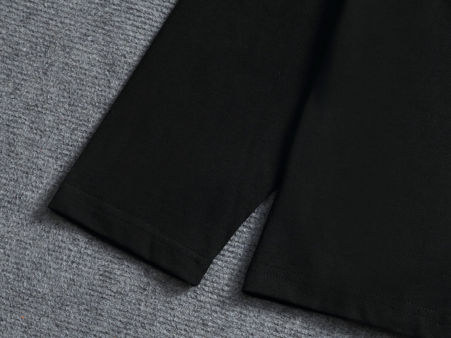 【LOUIS VUITTON】刺繍長袖 T シャツ