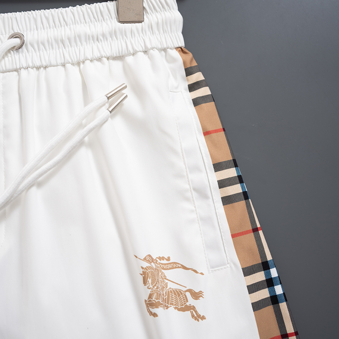 【BURBERRY】ショートパンツ