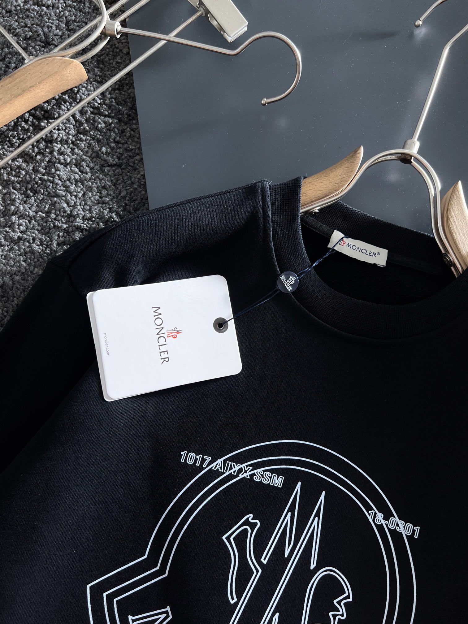 【MONCLER】長袖 T シャツ