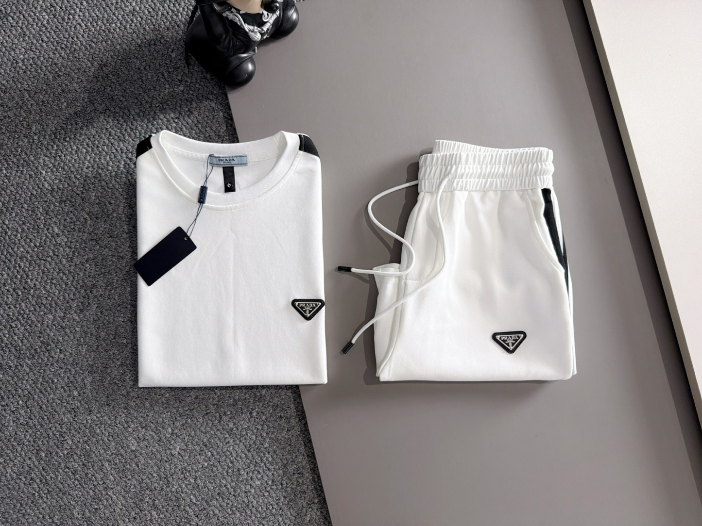 【PRADA】半袖T シャツショートパンツ セットアップ