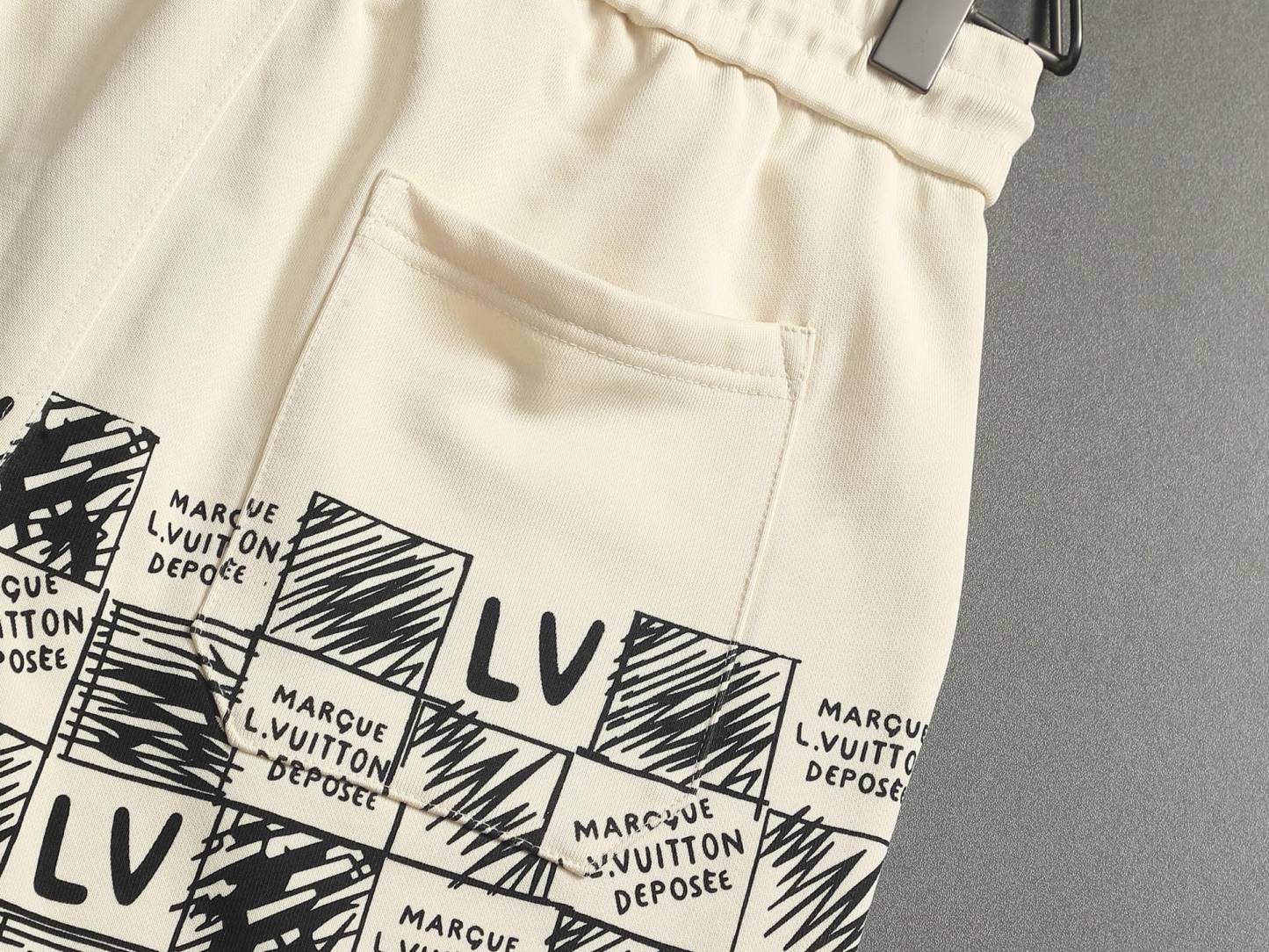 【LOUIS VUITTON】ショートパンツ