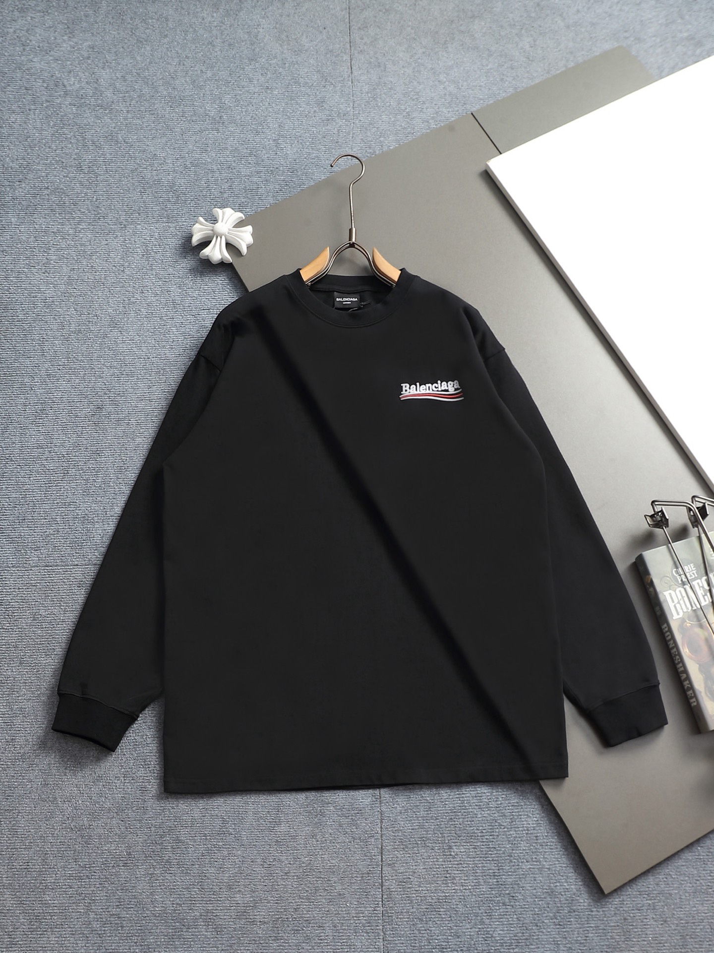 【BALENCIAGA】刺繍長袖 T シャツ