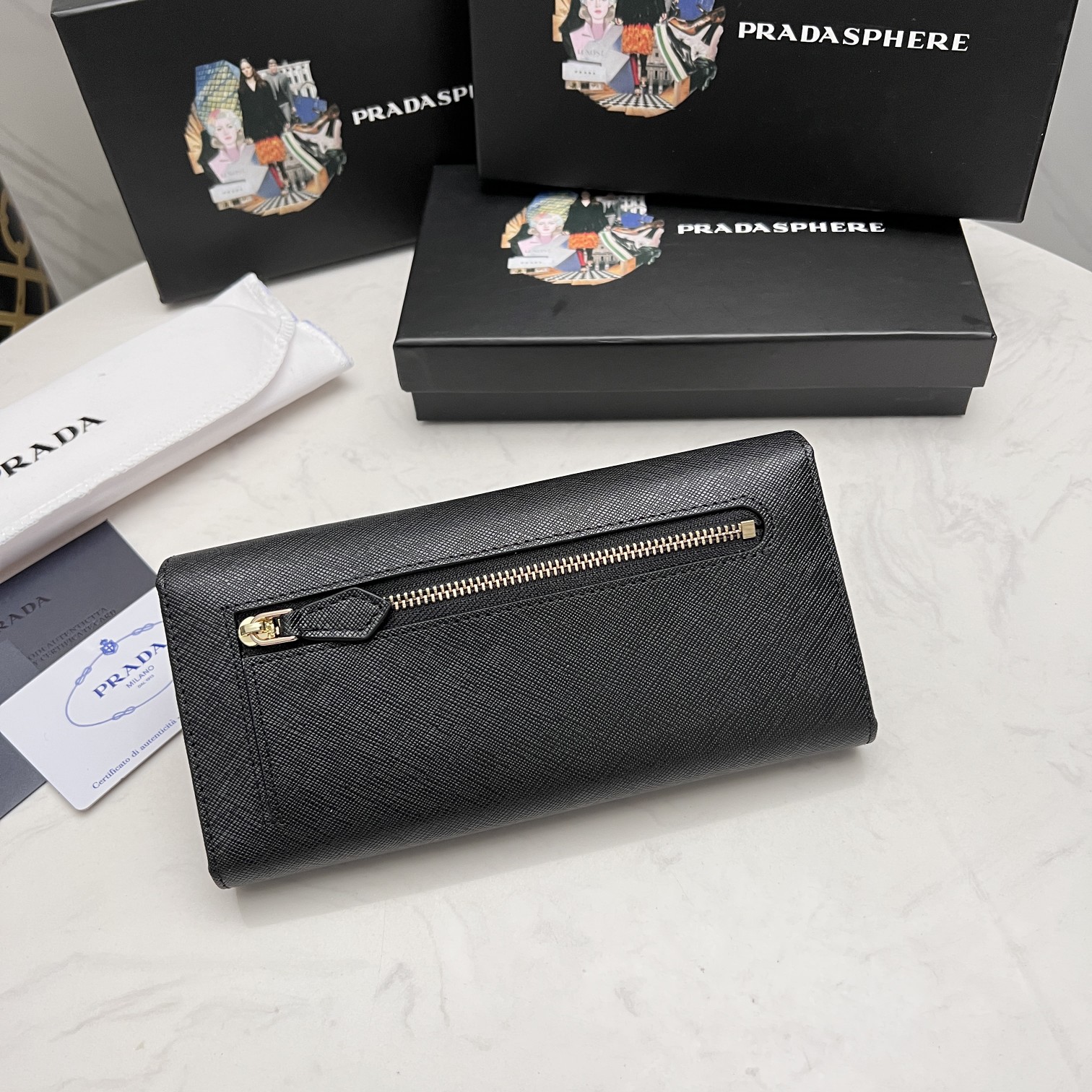 Pradaレザー コンチネンタルウォレット 財布 折財布