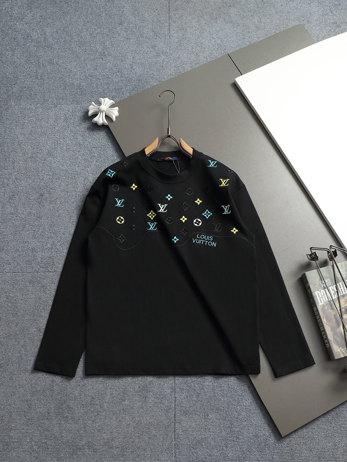 【LOUIS VUITTON】刺繍長袖 T シャツ
