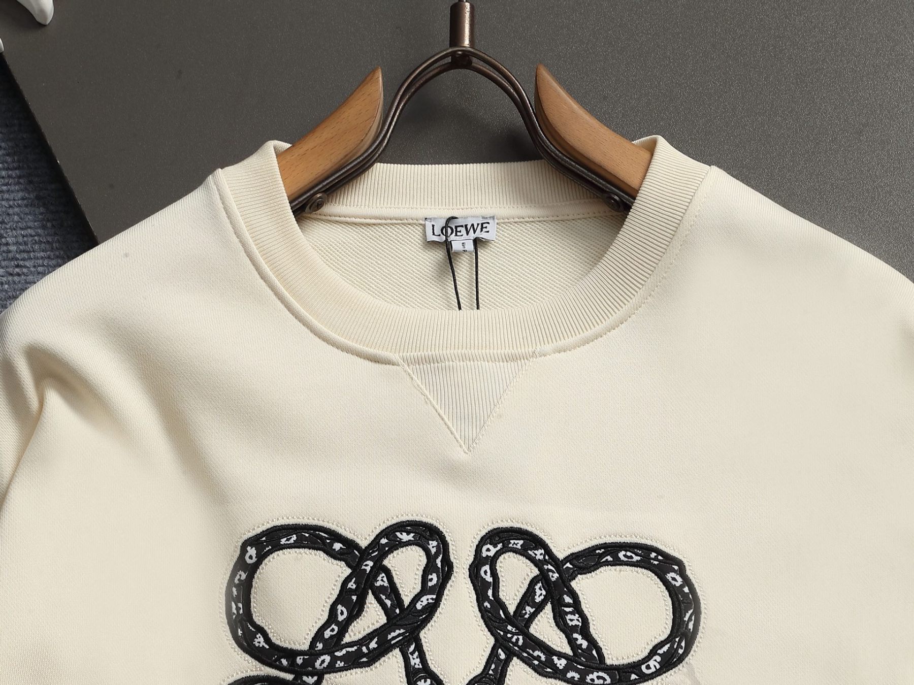 【LOEWE】刺繍長袖 T シャツ