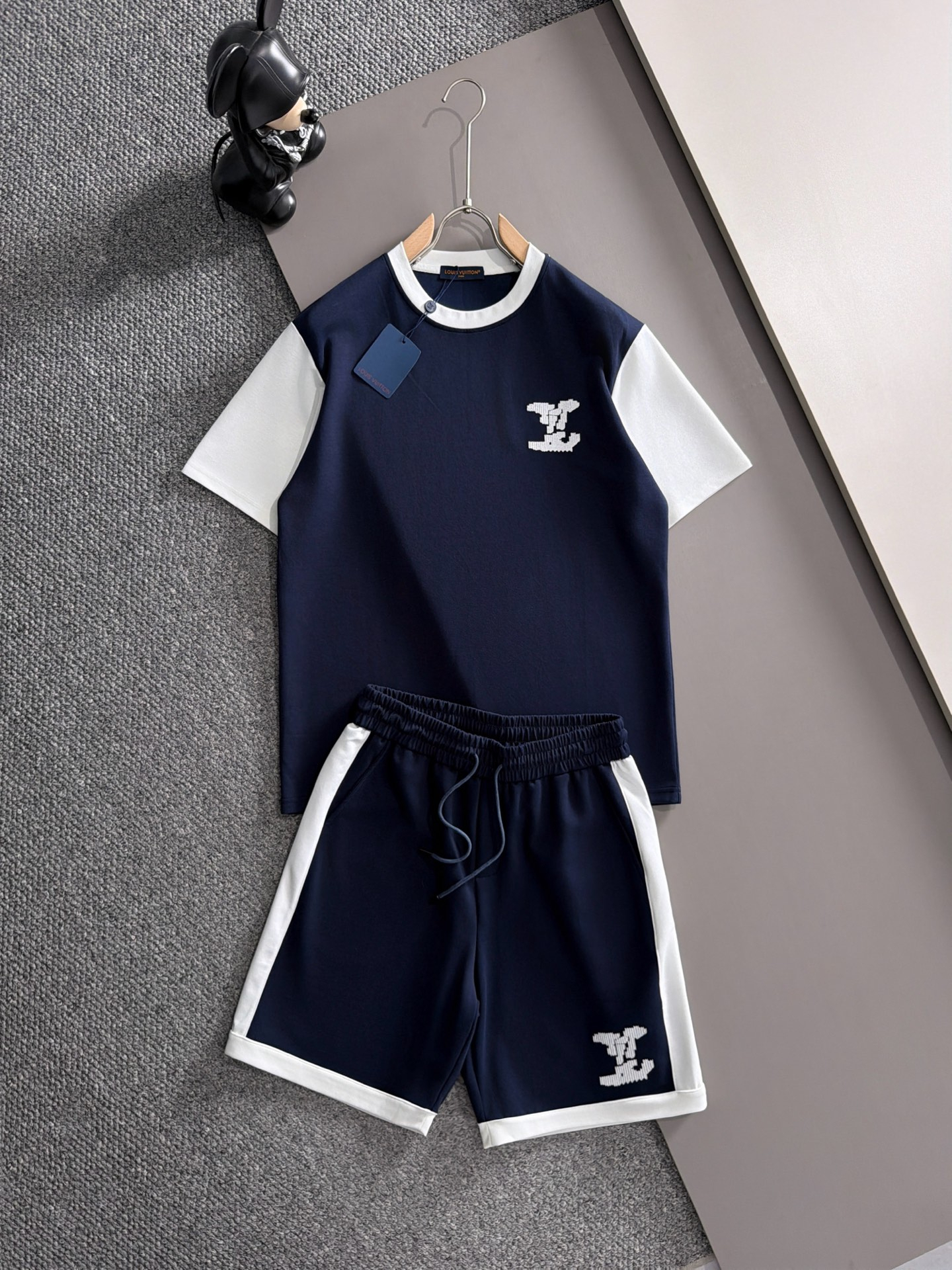 【LOUIS VUITTON】半袖T シャツショートパンツ セットアップ