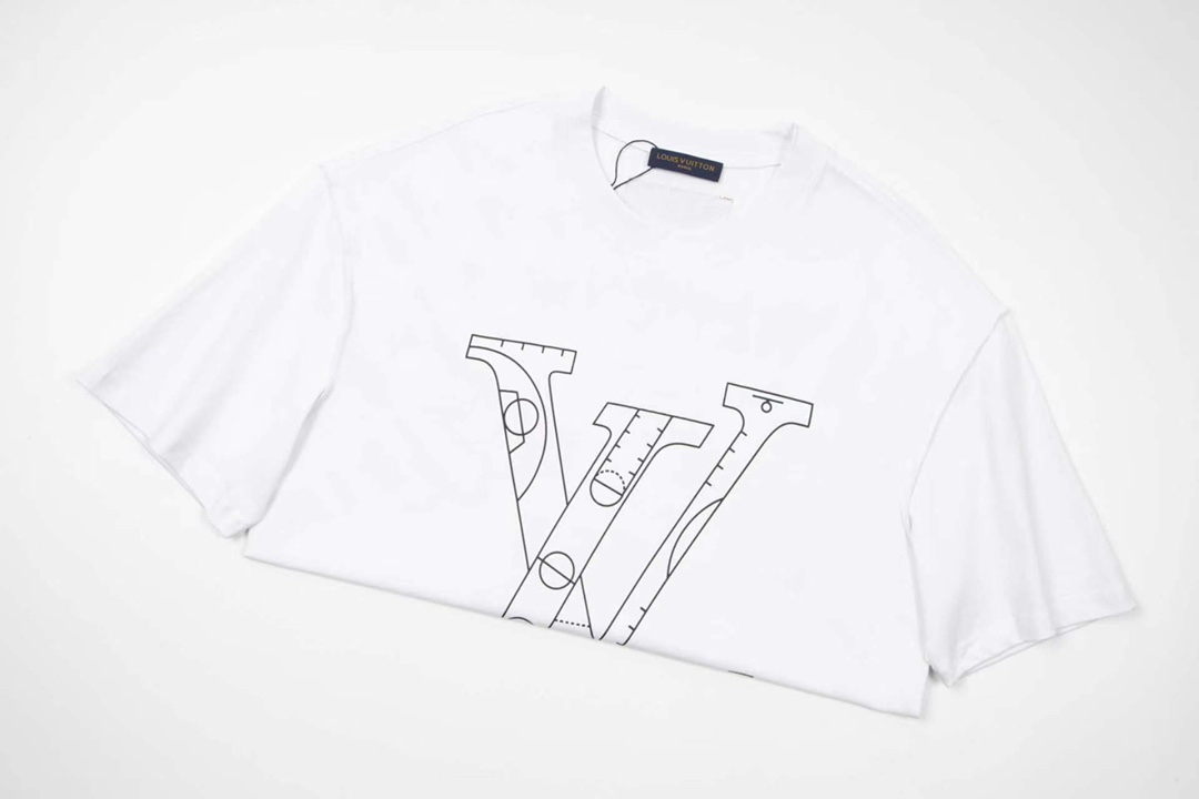 【LOUIS VUITTON】ルイヴィトン 半袖Tシャツ 男女兼用、ご好評に付き再入荷！